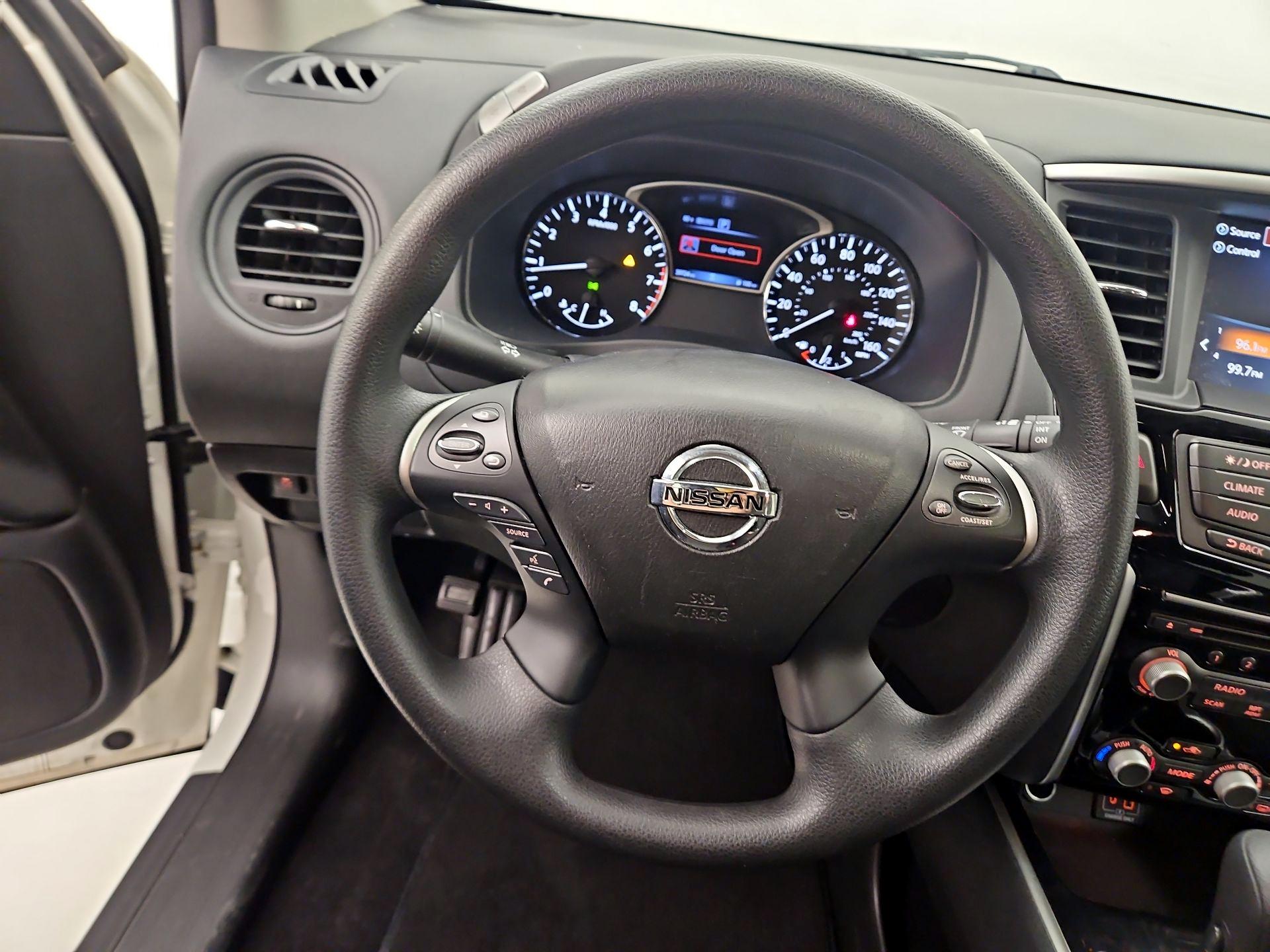 Thumbnail: 2020 Nissan Pathfinder - 10