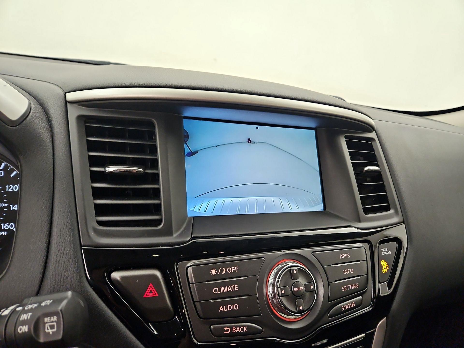 Thumbnail: 2020 Nissan Pathfinder - 14