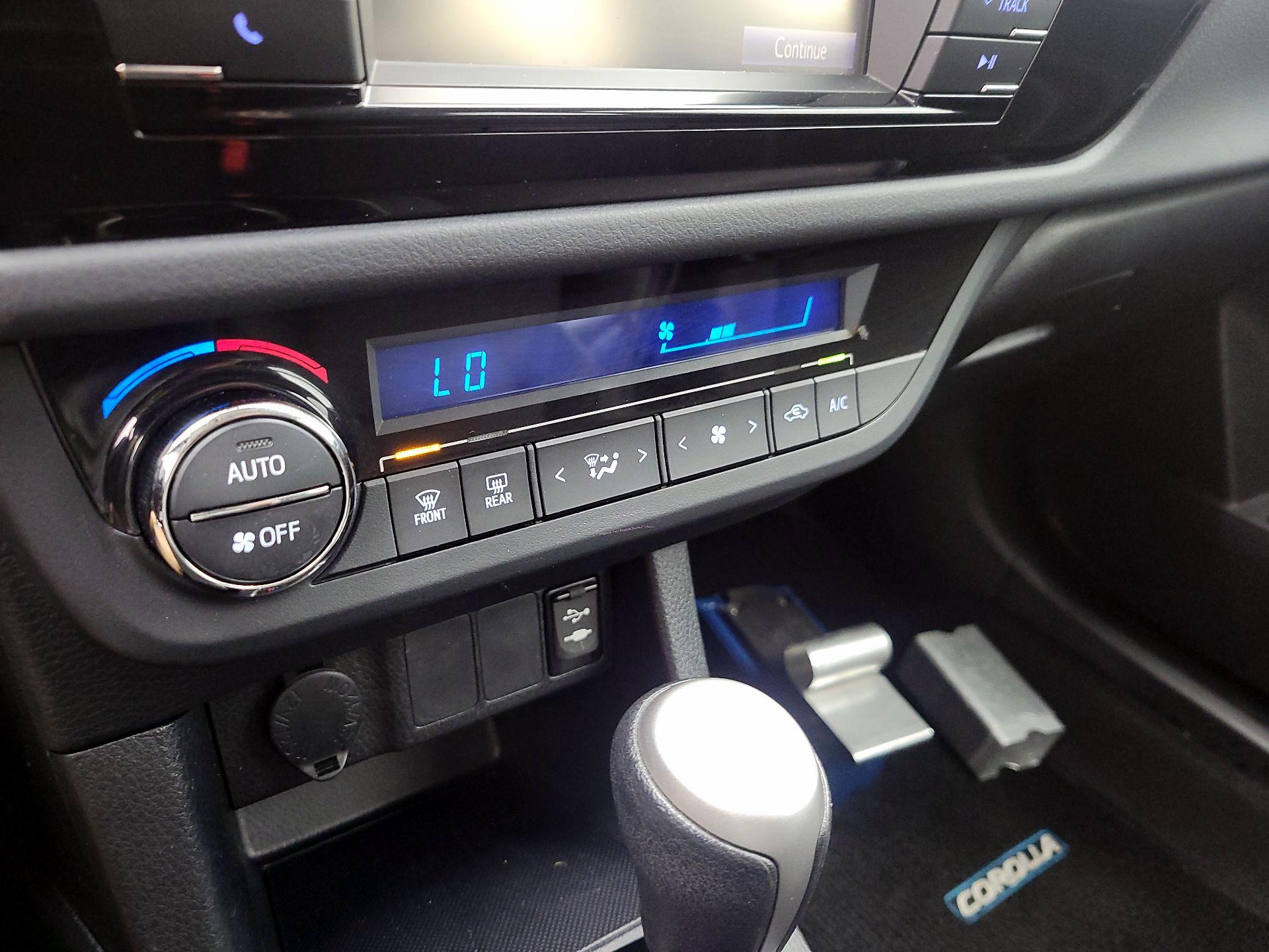 Thumbnail: 2016 Toyota Corolla - 16