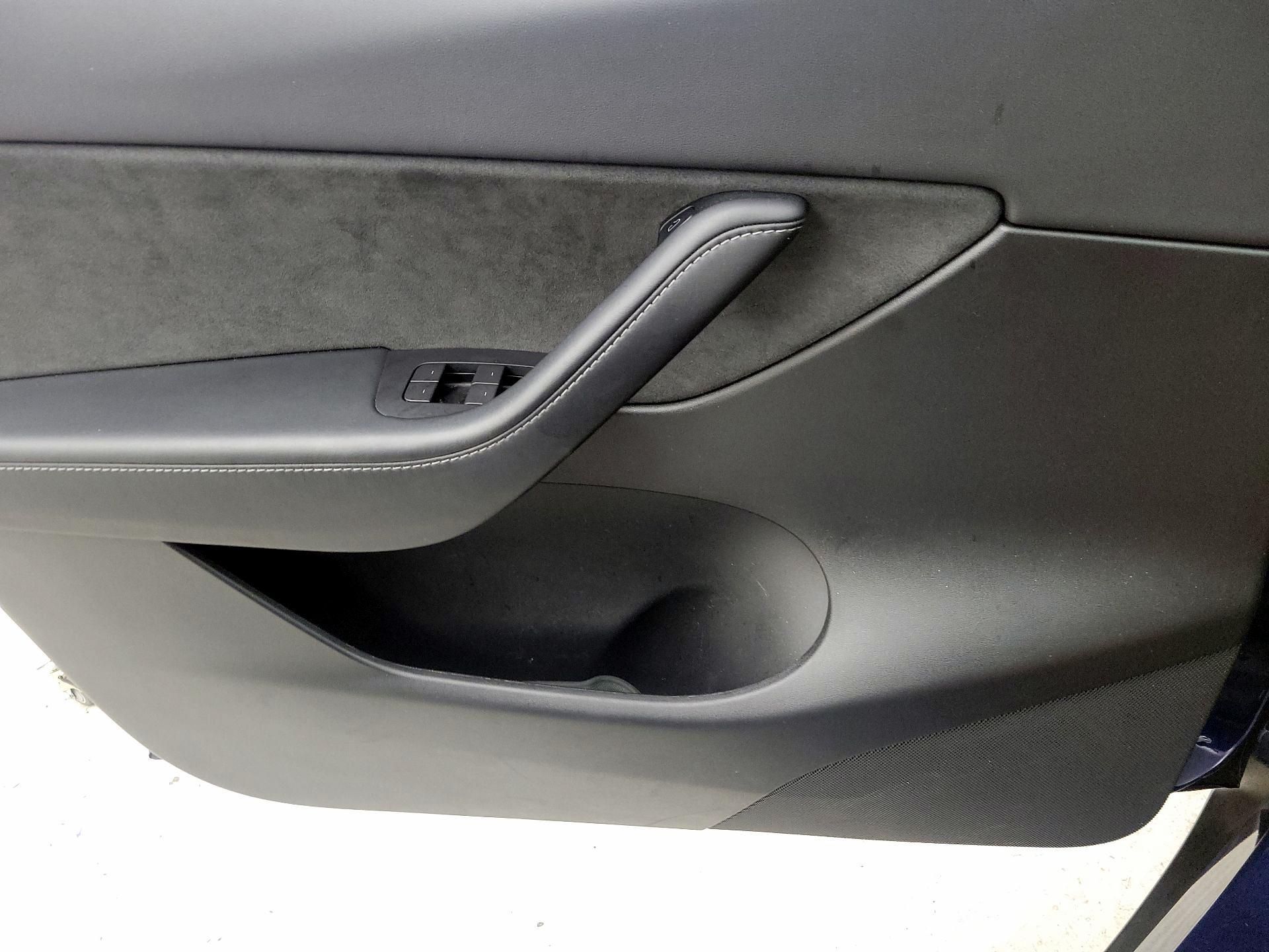 Thumbnail: 2022 Tesla Model Y - 12