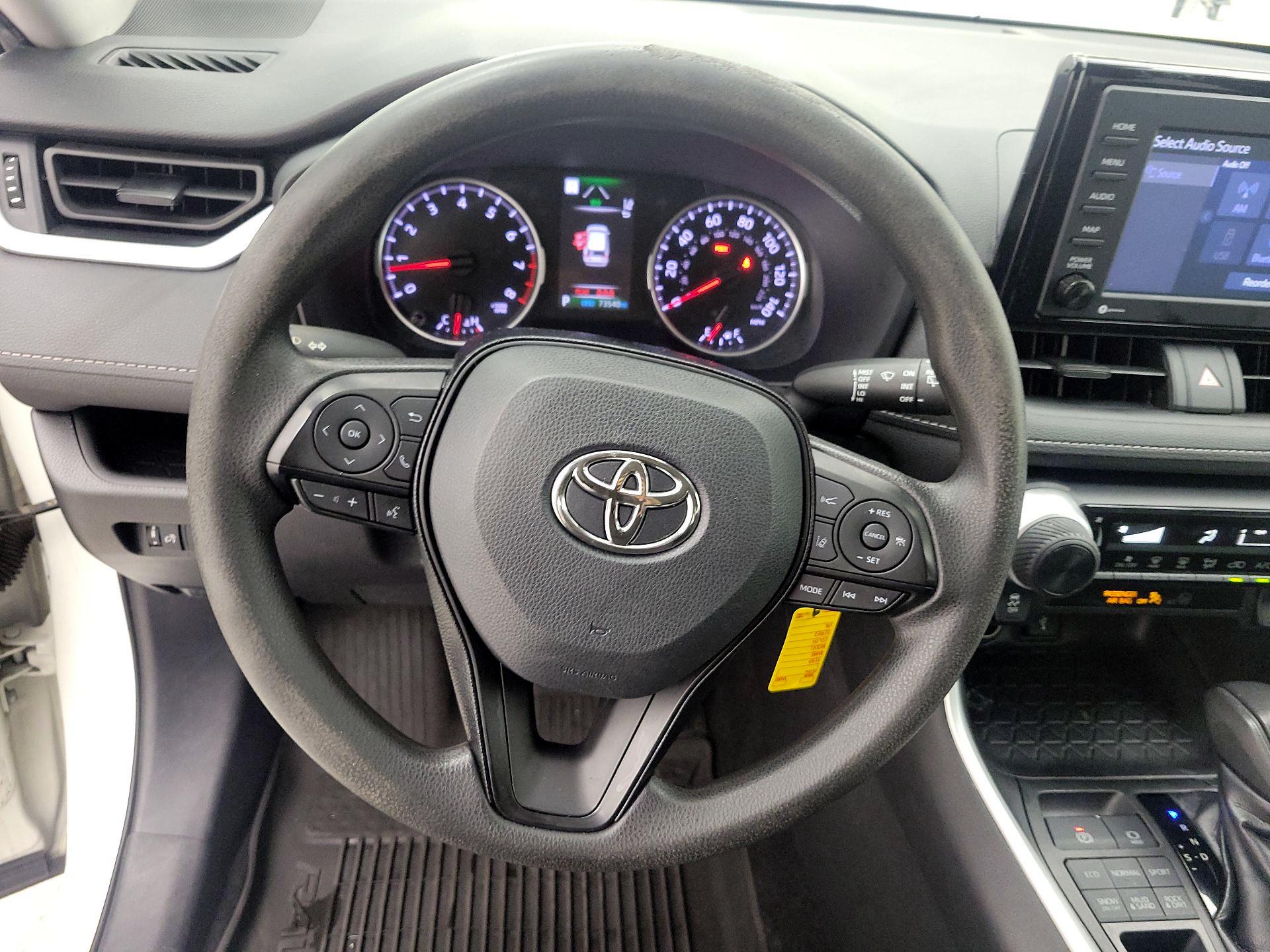 Thumbnail: 2021 Toyota RAV4 - 10