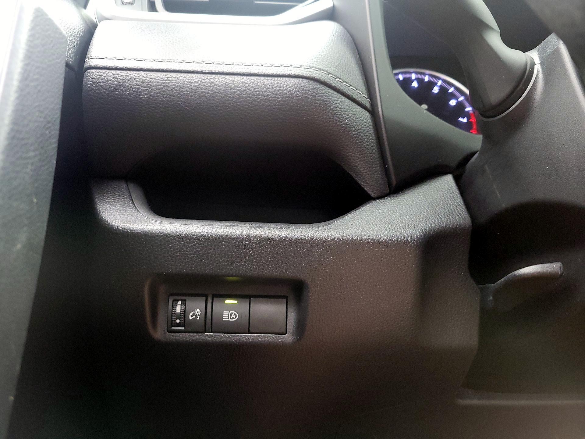 Thumbnail: 2021 Toyota RAV4 - 13