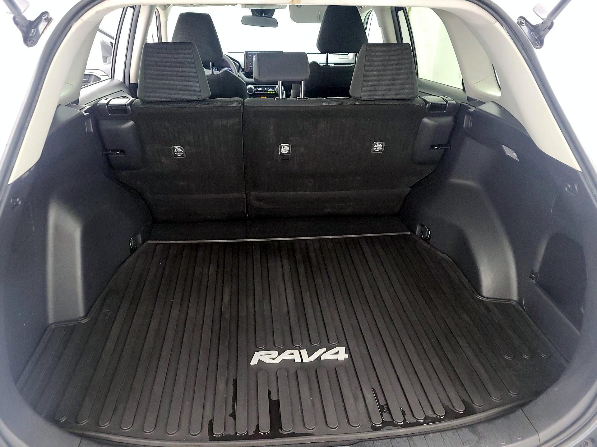 Thumbnail: 2021 Toyota RAV4 - 20