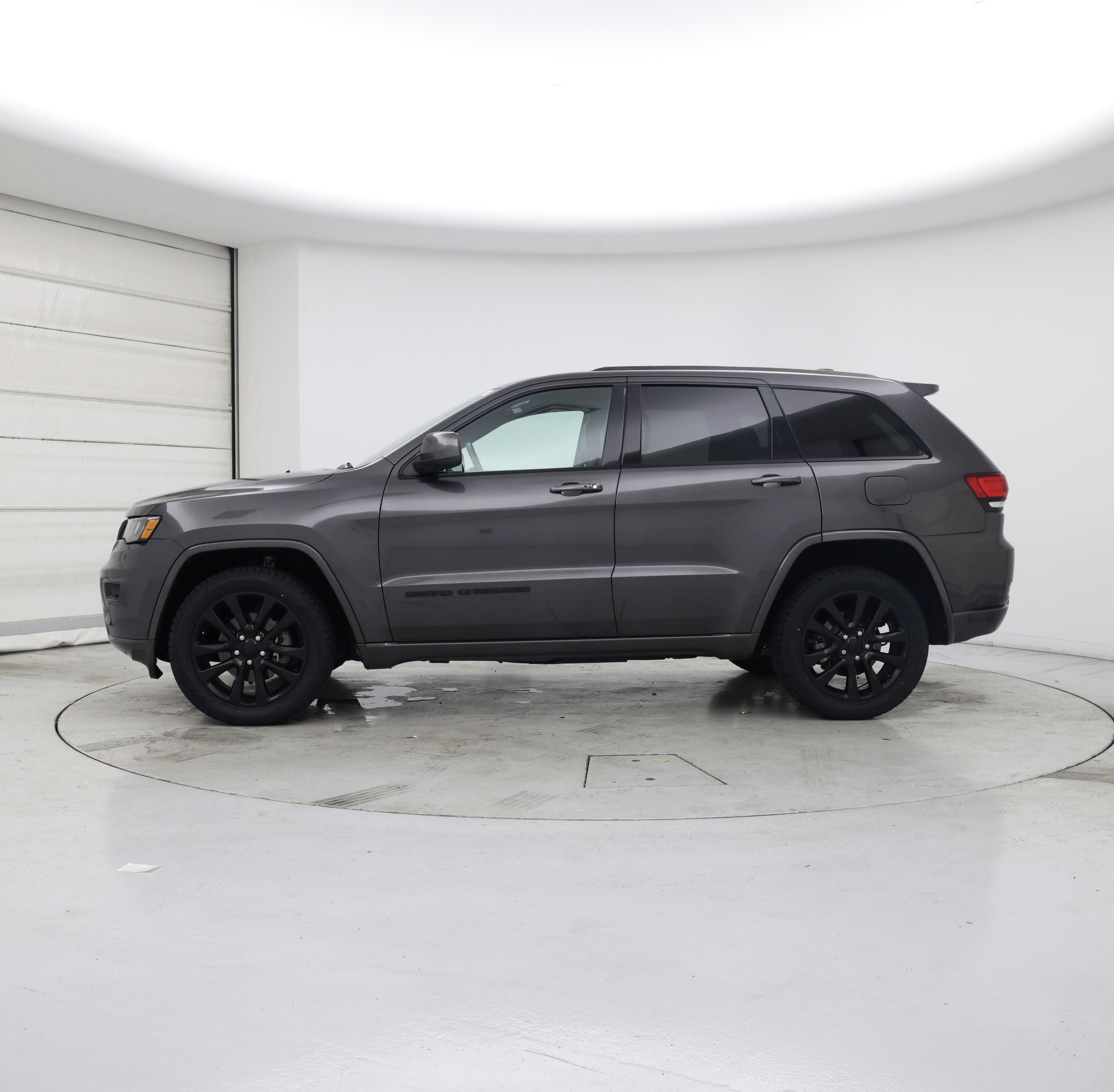 Thumbnail: 2019 Jeep Grand Cherokee - 3