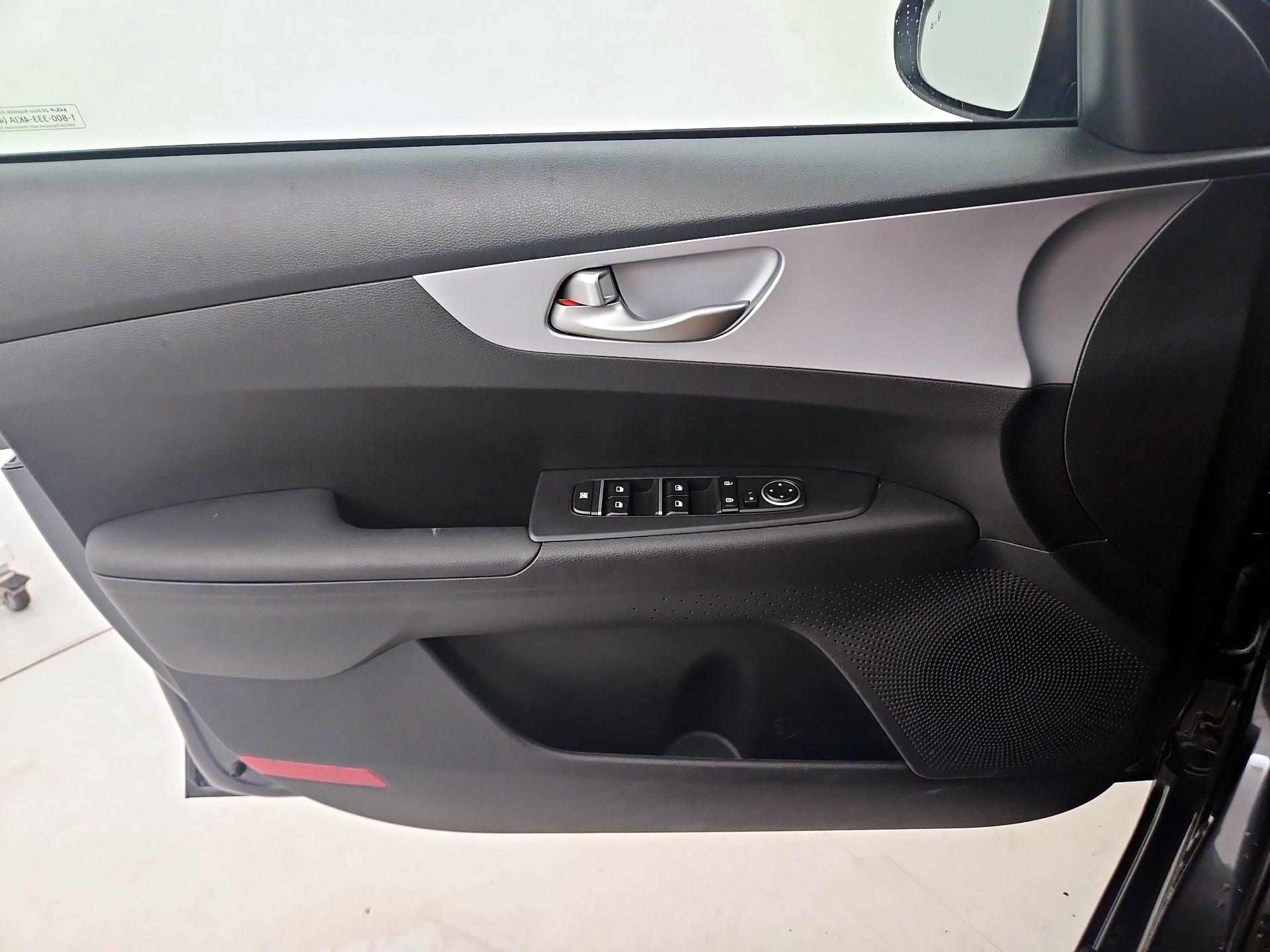 Thumbnail: 2024 Kia Forte - 12