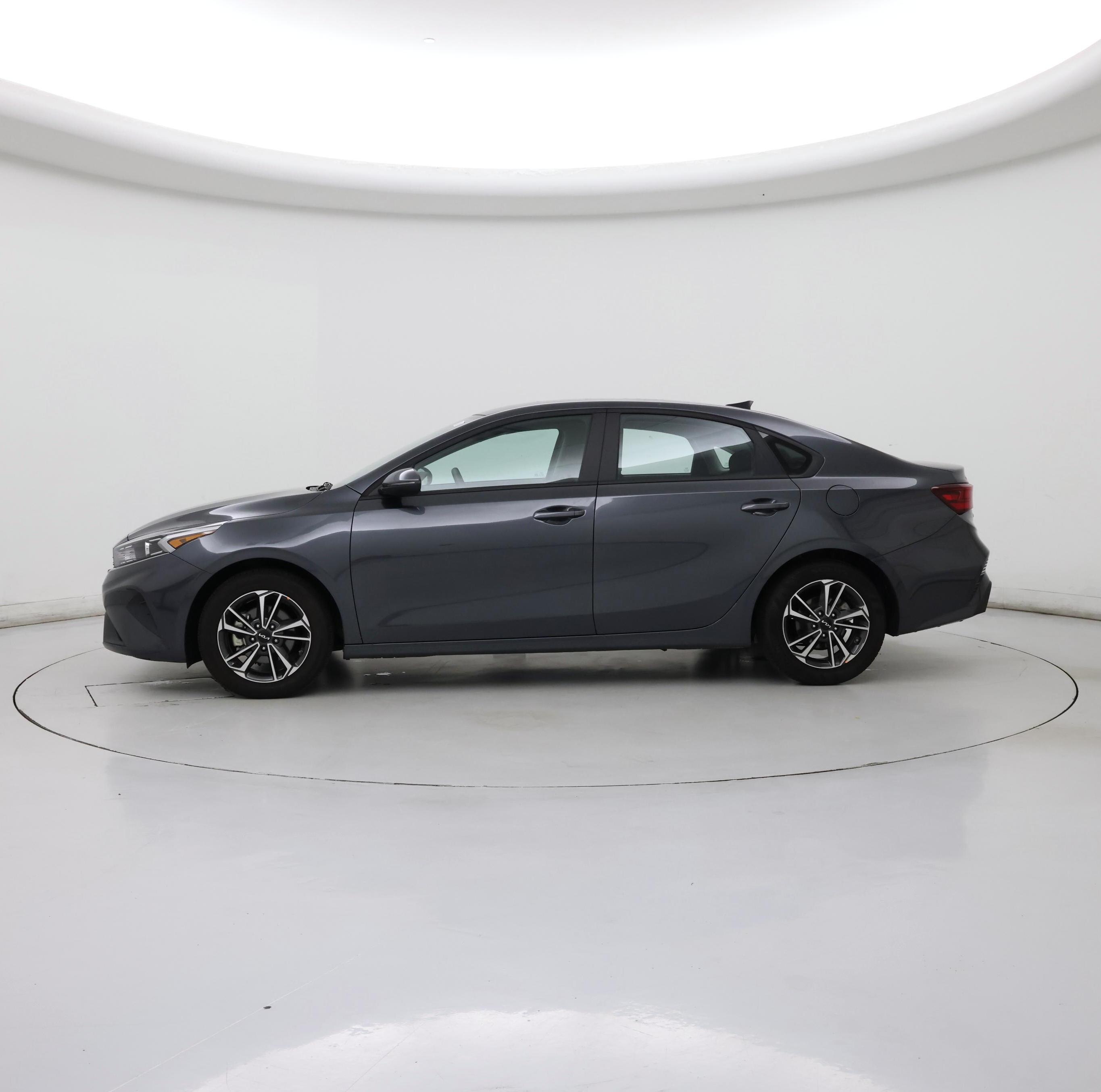 Thumbnail: 2024 Kia Forte - 3