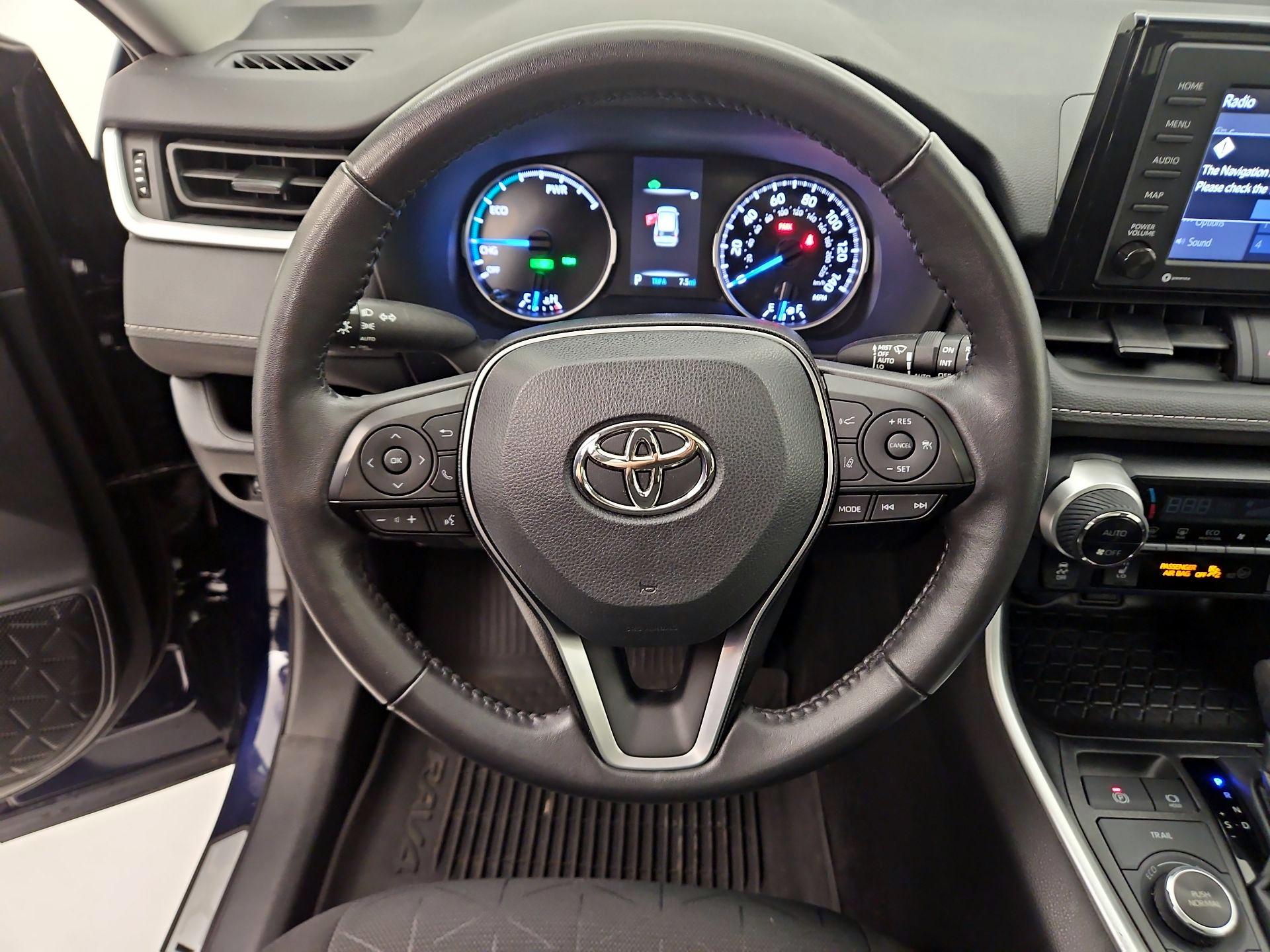 Thumbnail: 2022 Toyota RAV4 - 10