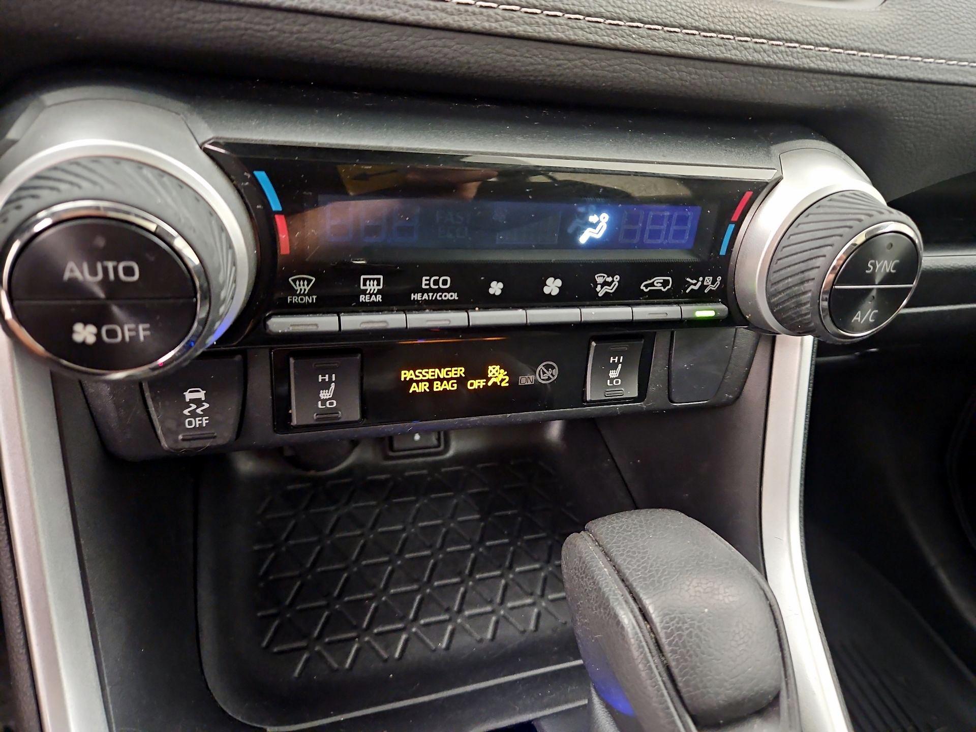 Thumbnail: 2022 Toyota RAV4 - 16