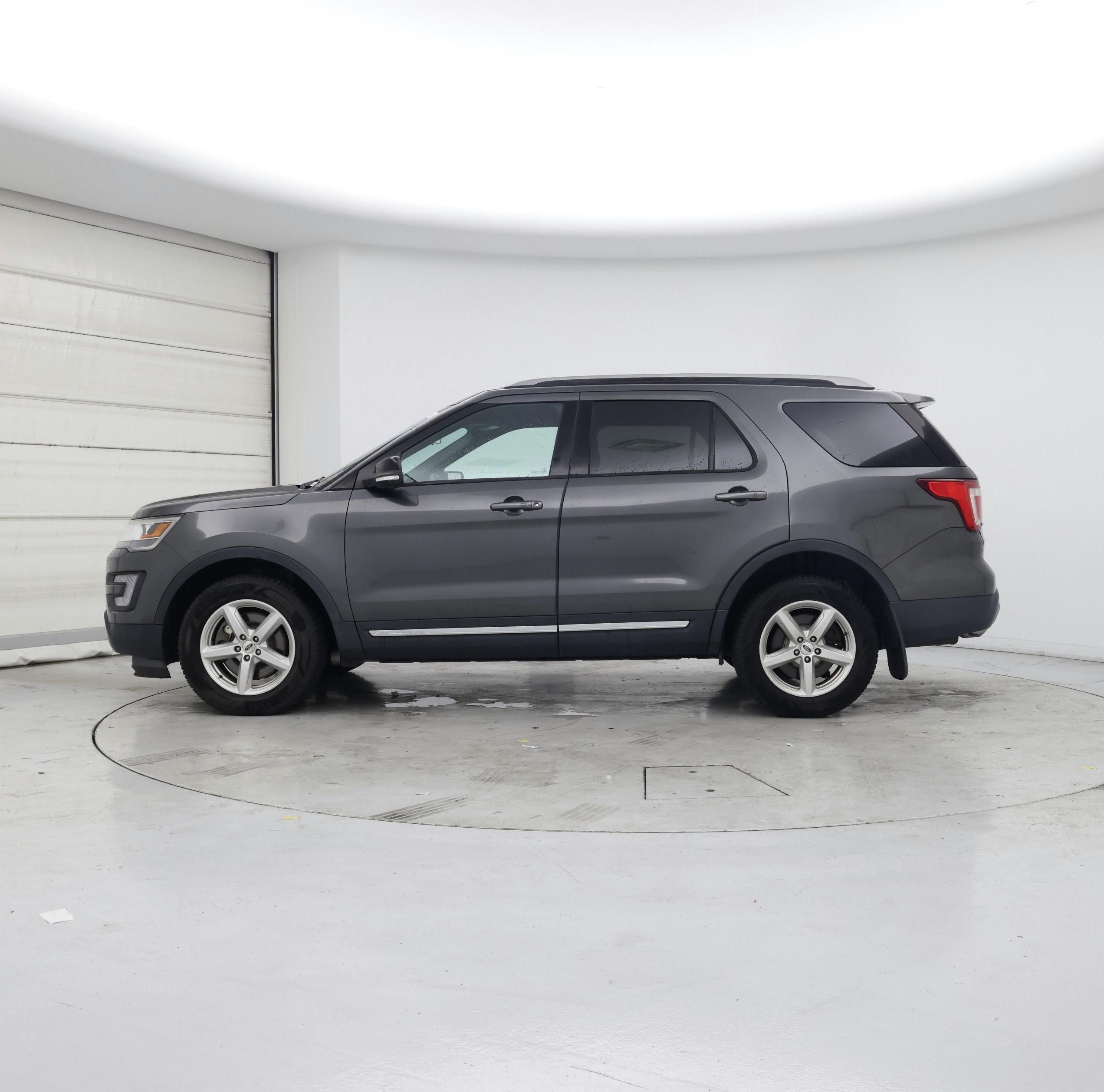 Thumbnail: 2017 Ford Explorer - 3