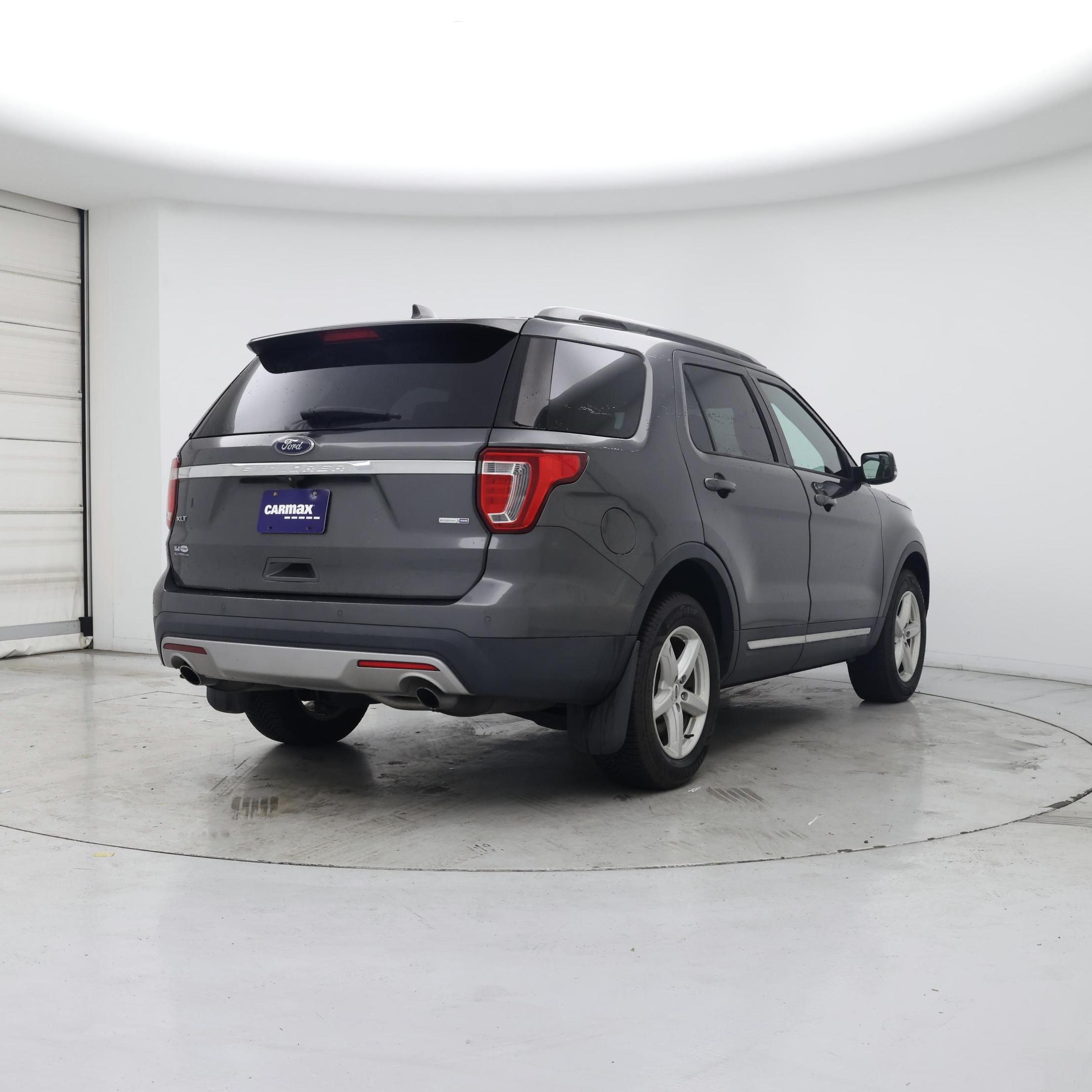 Thumbnail: 2017 Ford Explorer - 8