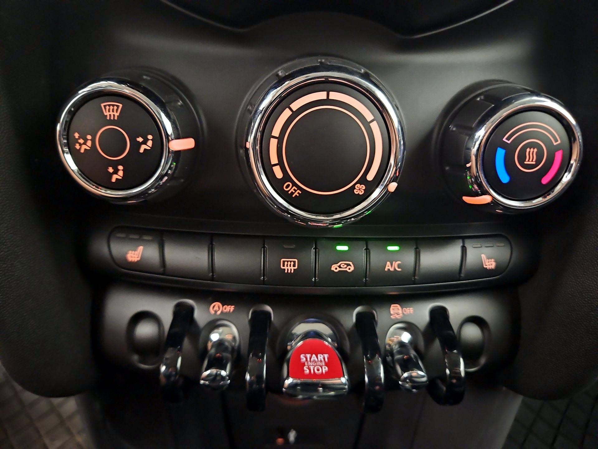 Thumbnail: 2020 MINI Cooper Hardtop - 17