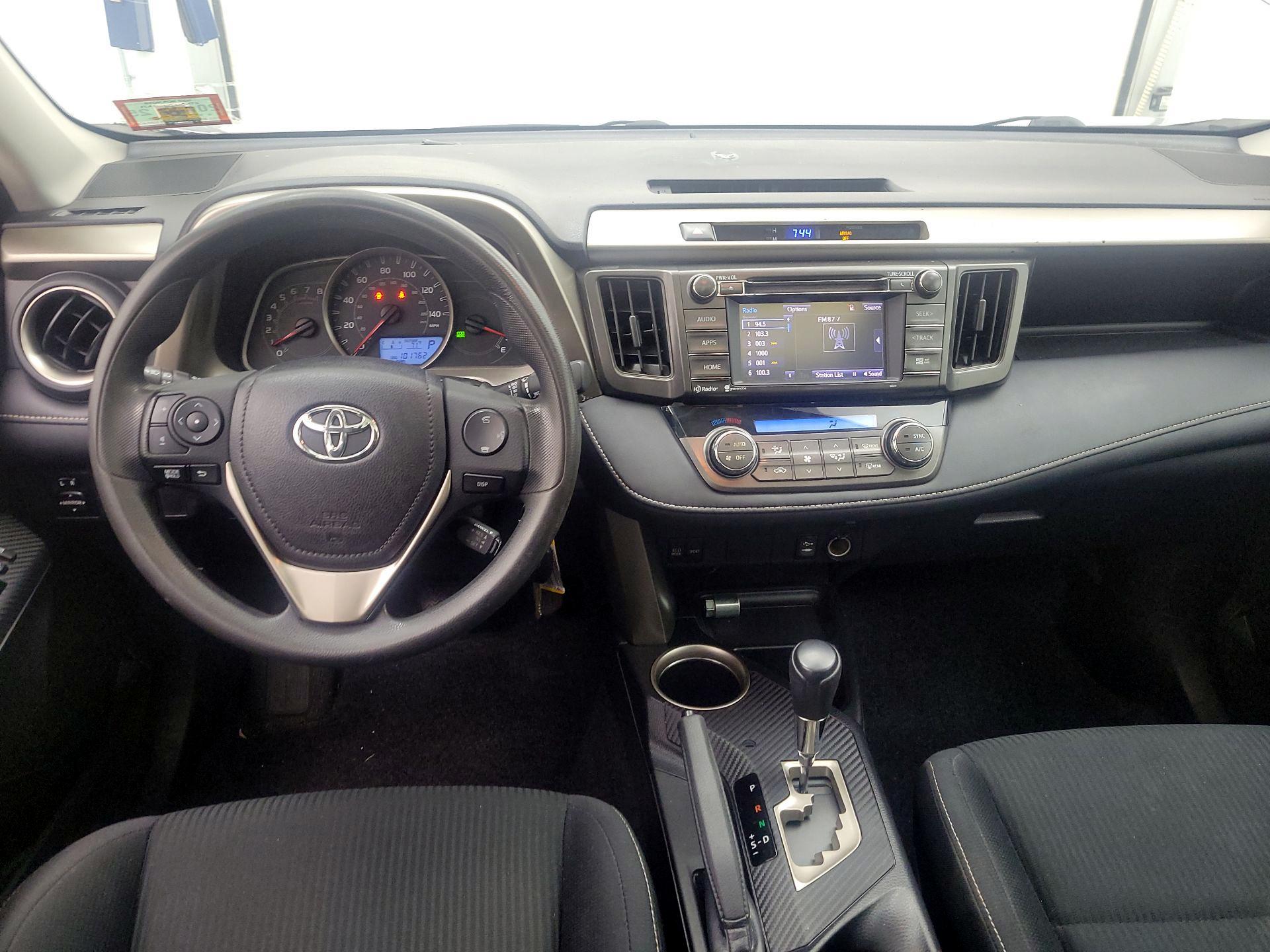 Thumbnail: 2014 Toyota RAV4 - 9