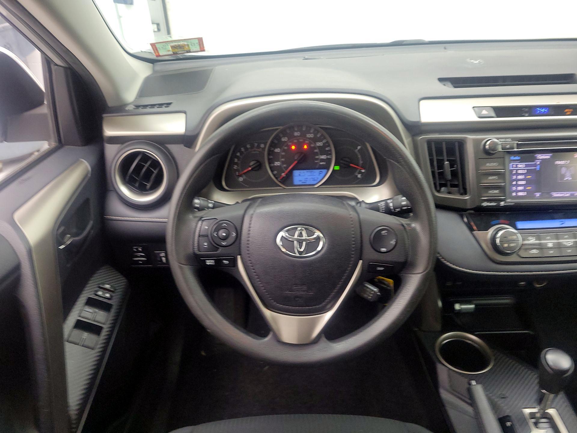Thumbnail: 2014 Toyota RAV4 - 10