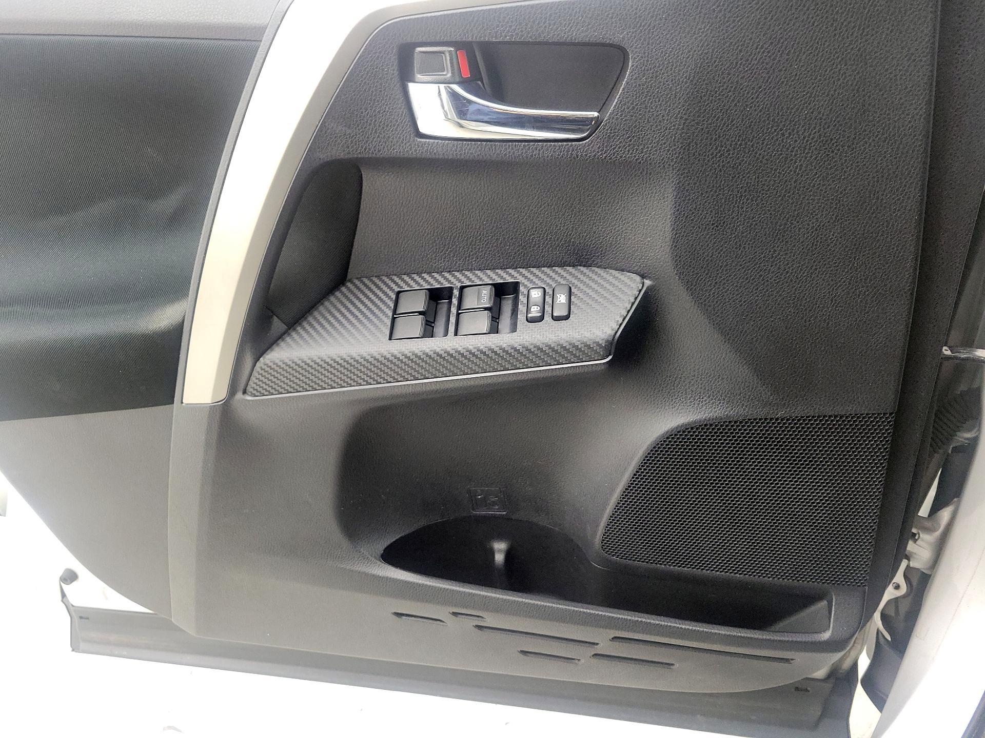 Thumbnail: 2014 Toyota RAV4 - 12