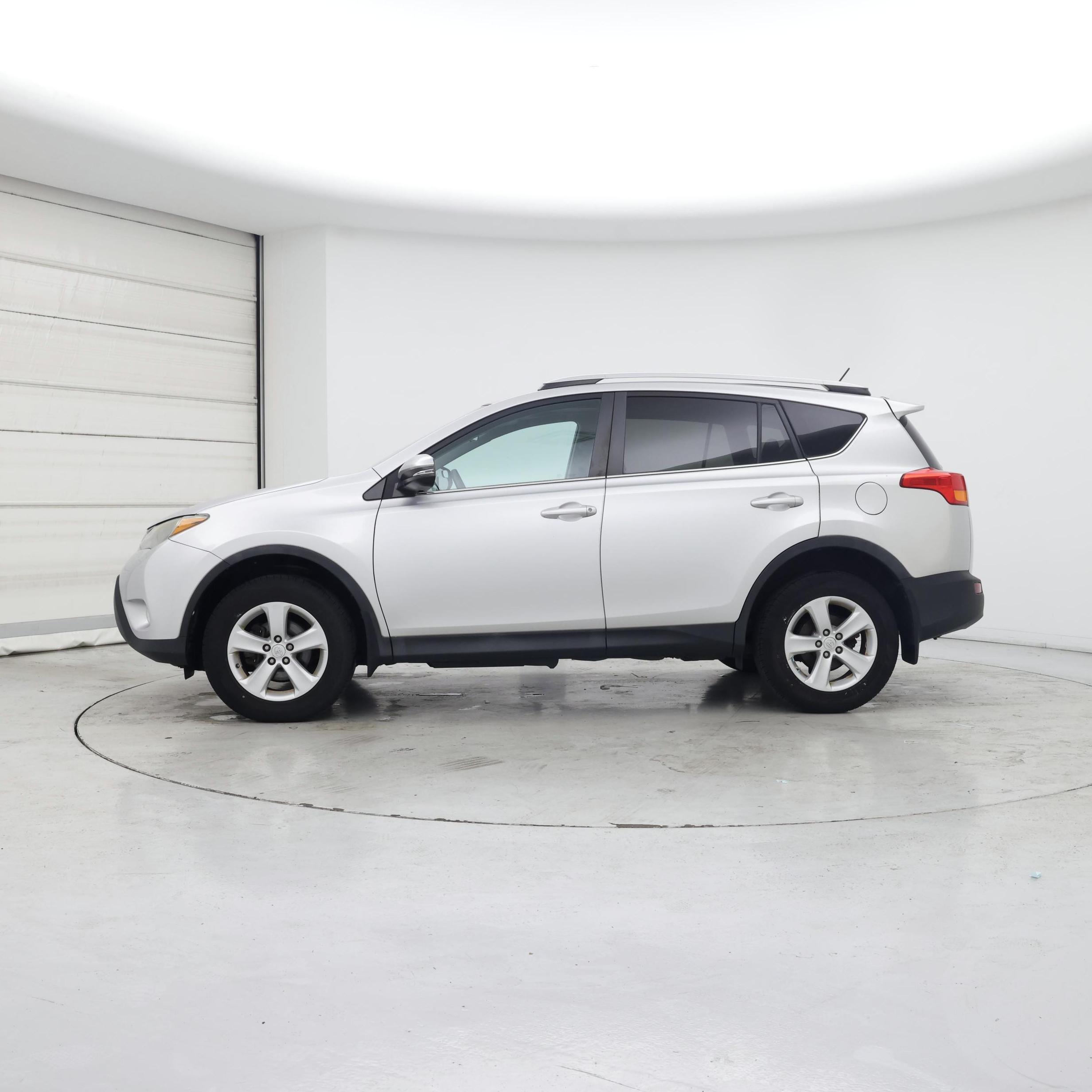 Thumbnail: 2014 Toyota RAV4 - 3