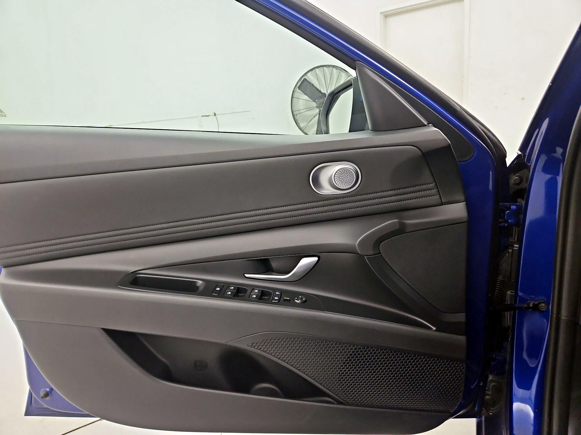 Thumbnail: 2023 Hyundai Elantra - 12