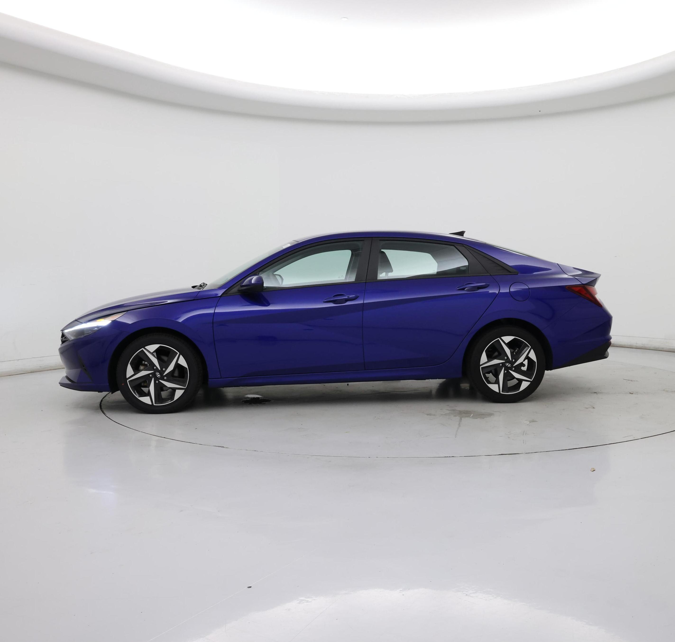 Thumbnail: 2023 Hyundai Elantra - 3