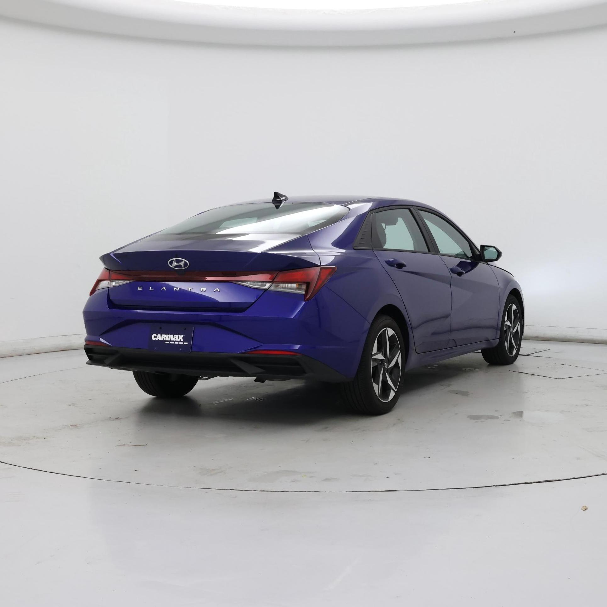 Thumbnail: 2023 Hyundai Elantra - 8