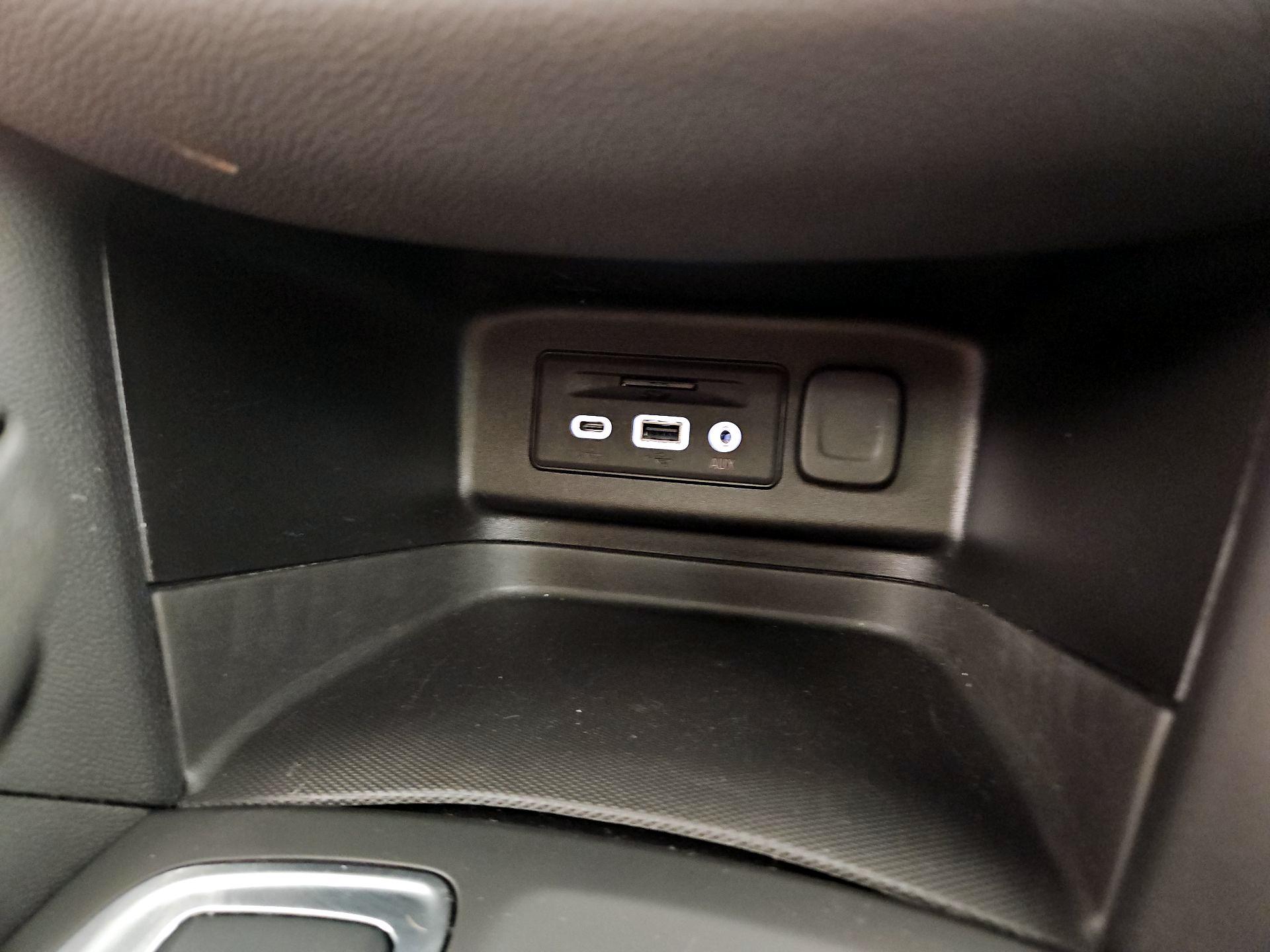 Thumbnail: 2021 Chevrolet Equinox - 19