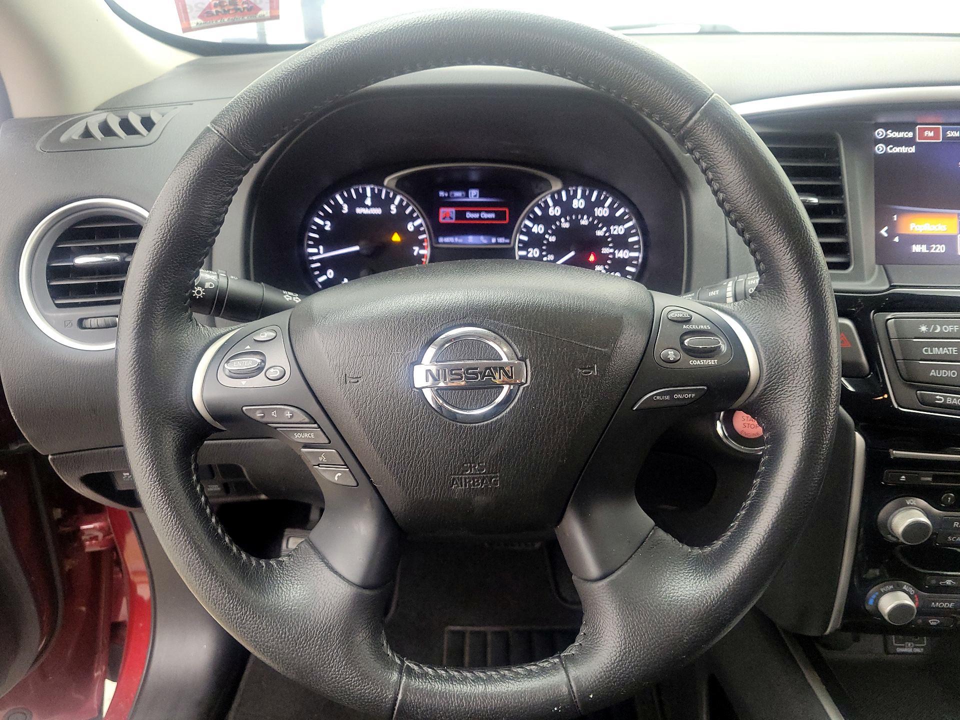 Thumbnail: 2019 Nissan Pathfinder - 10