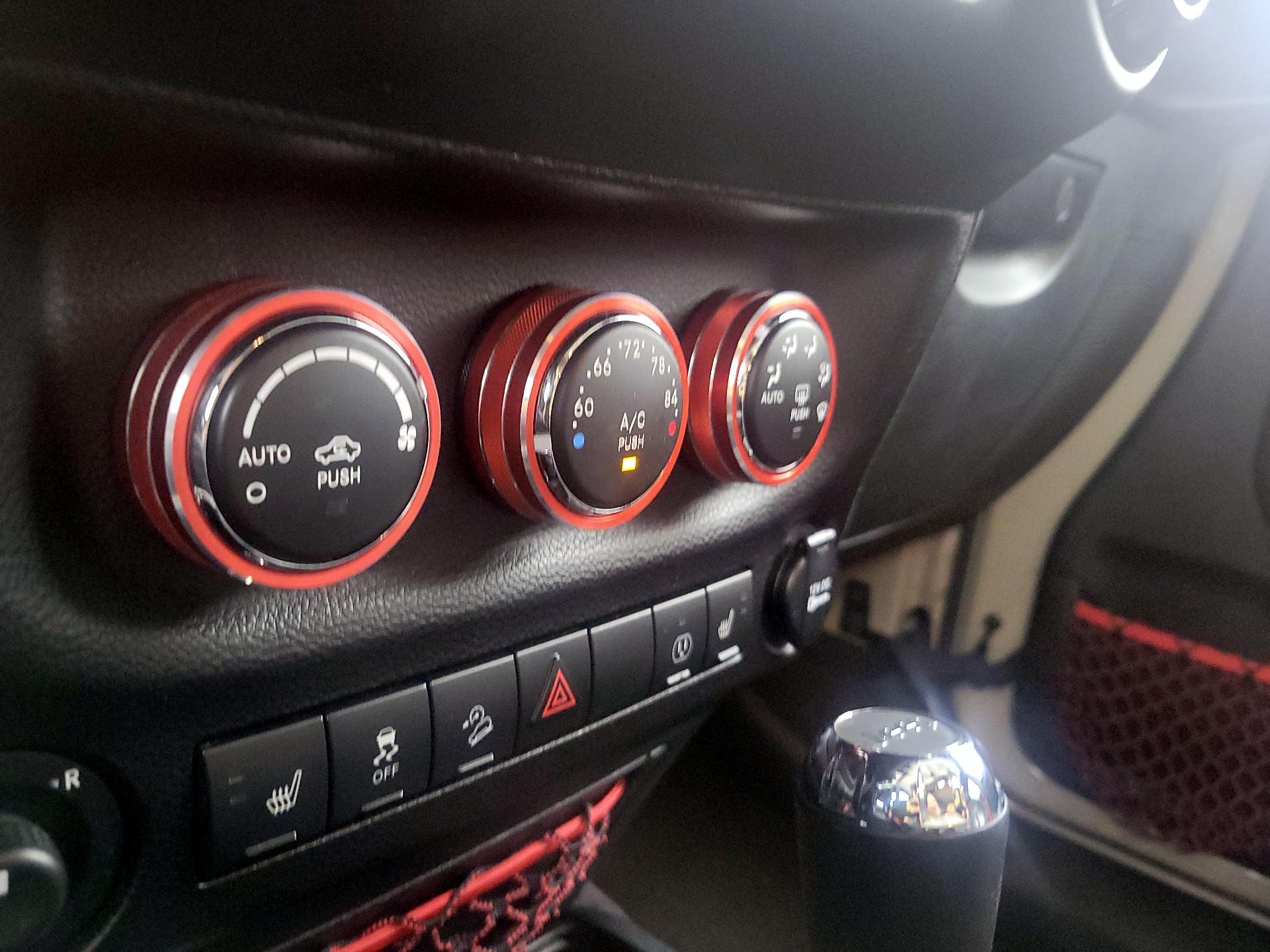 Thumbnail: 2018 Jeep Wrangler - 14