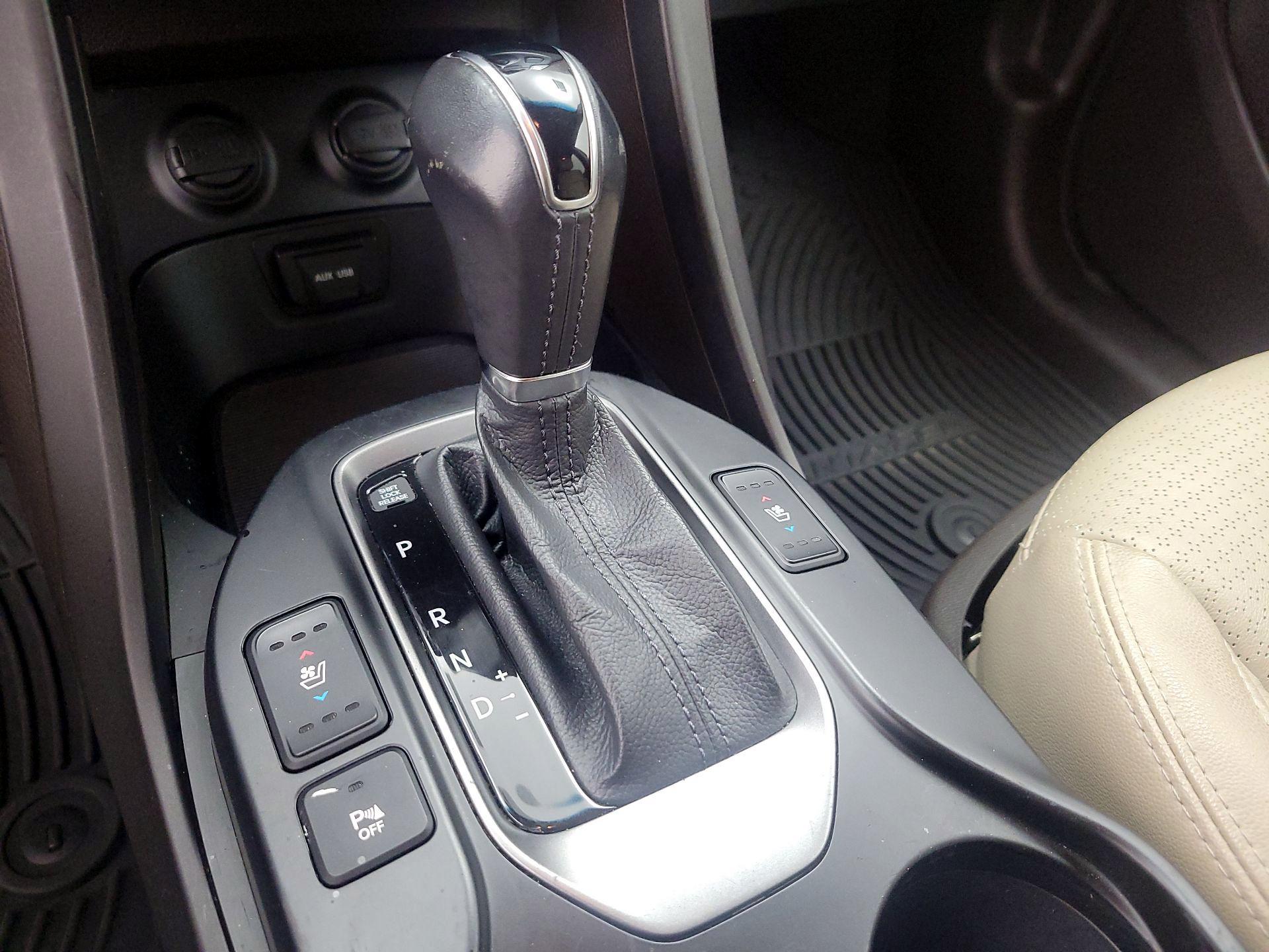 Thumbnail: 2014 Hyundai Santa Fe - 17