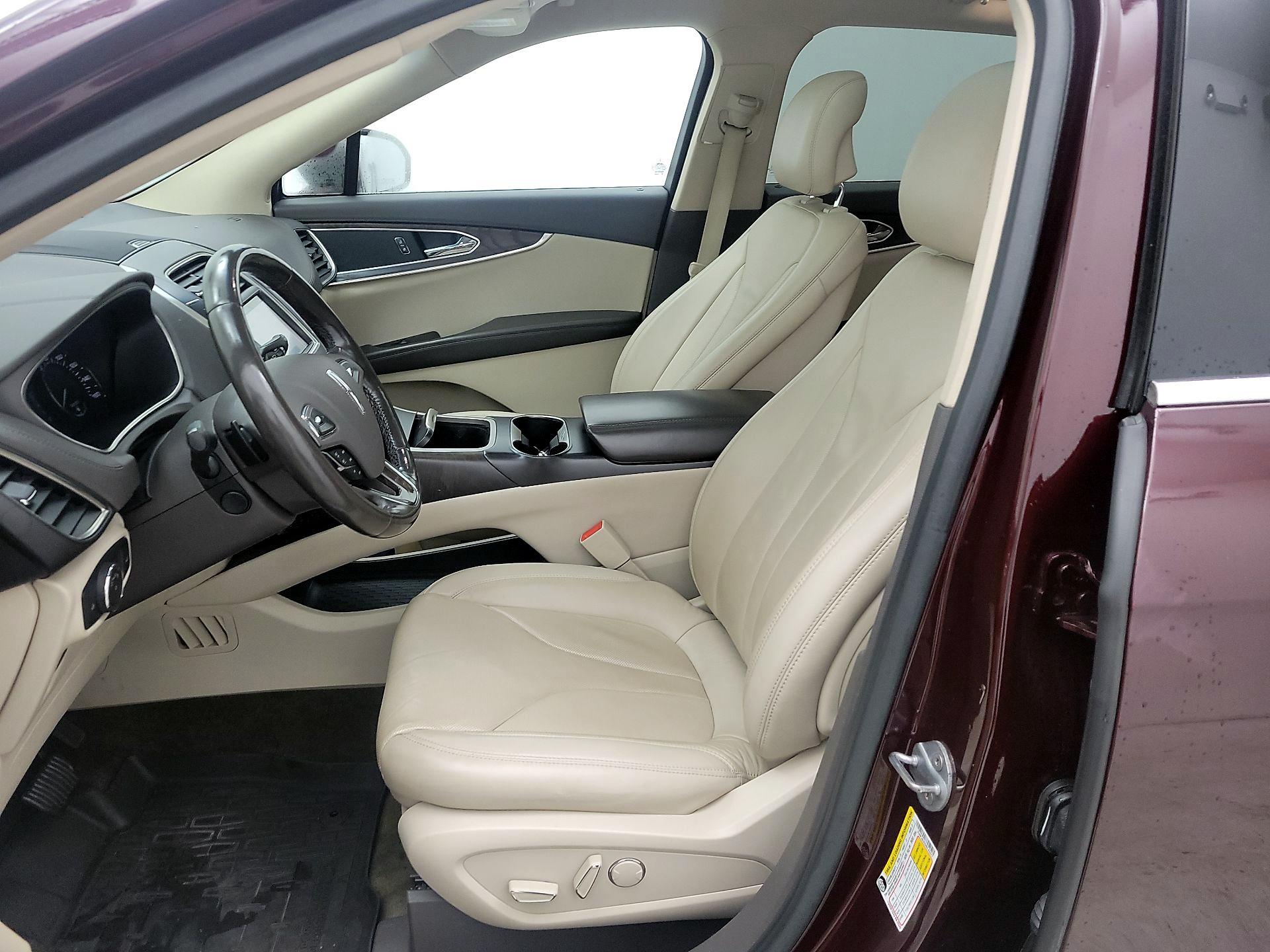 Thumbnail: 2017 Lincoln MKX - 11