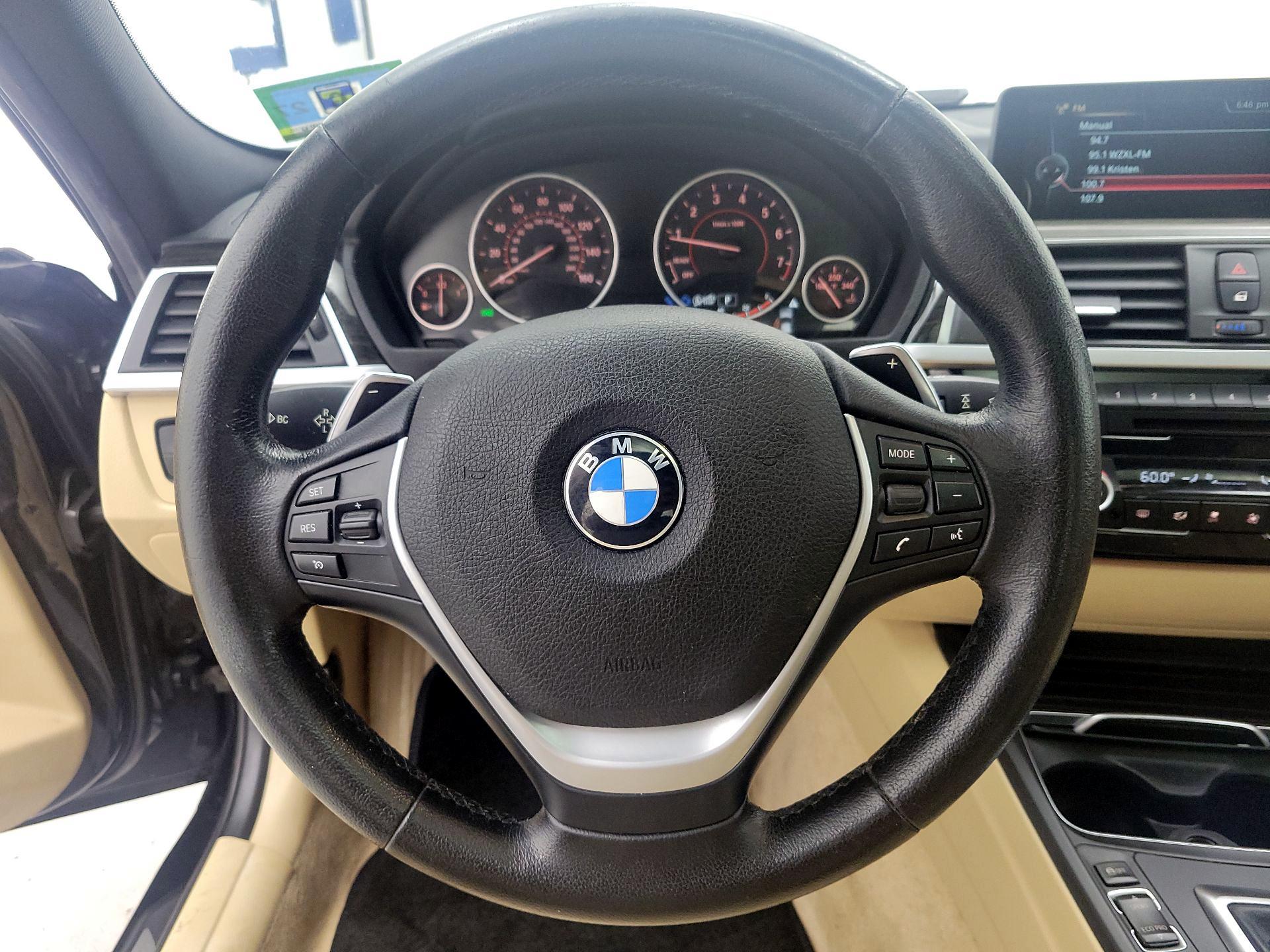 Thumbnail: 2016 BMW 3 Series - 10