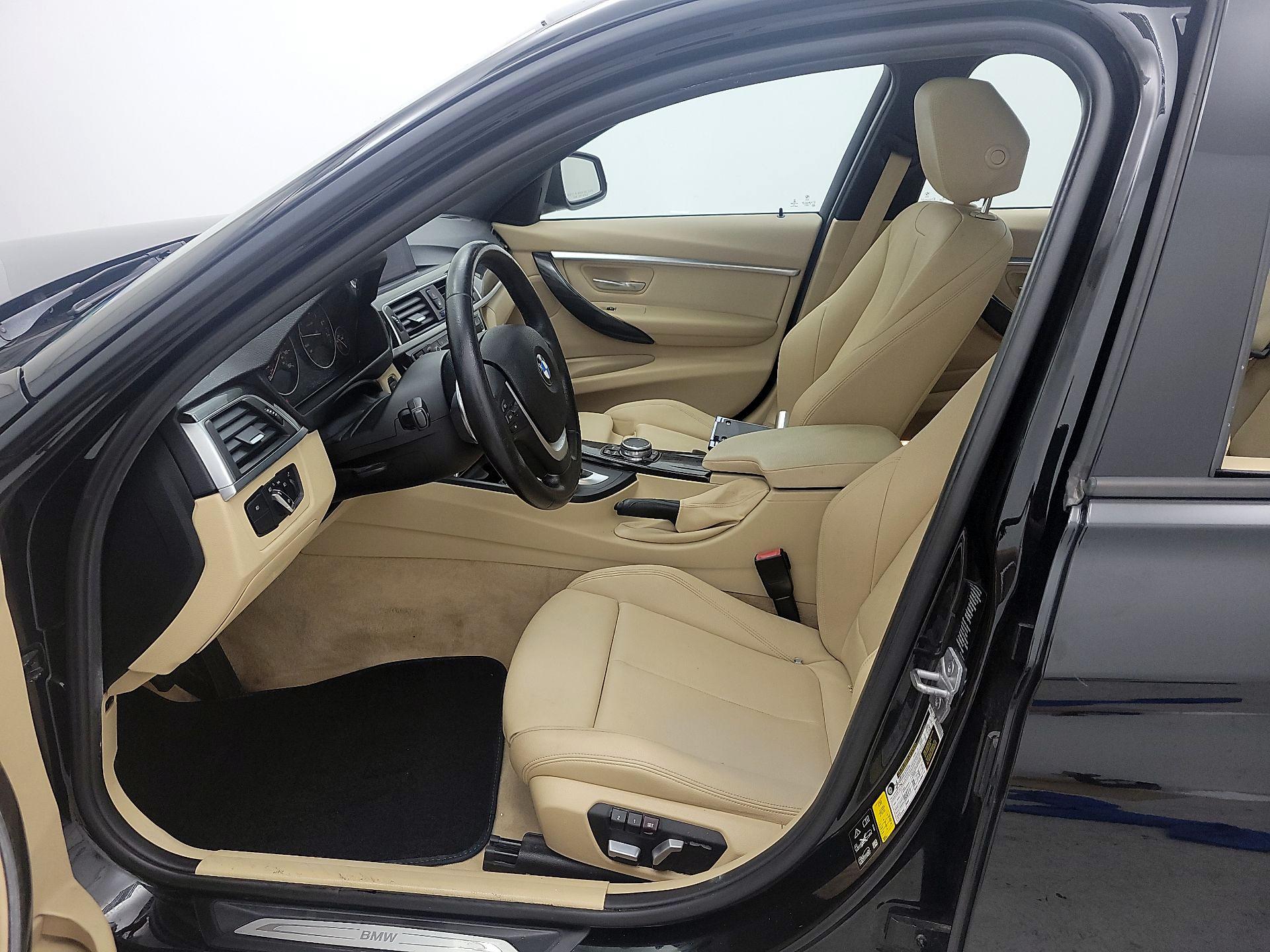 Thumbnail: 2016 BMW 3 Series - 11