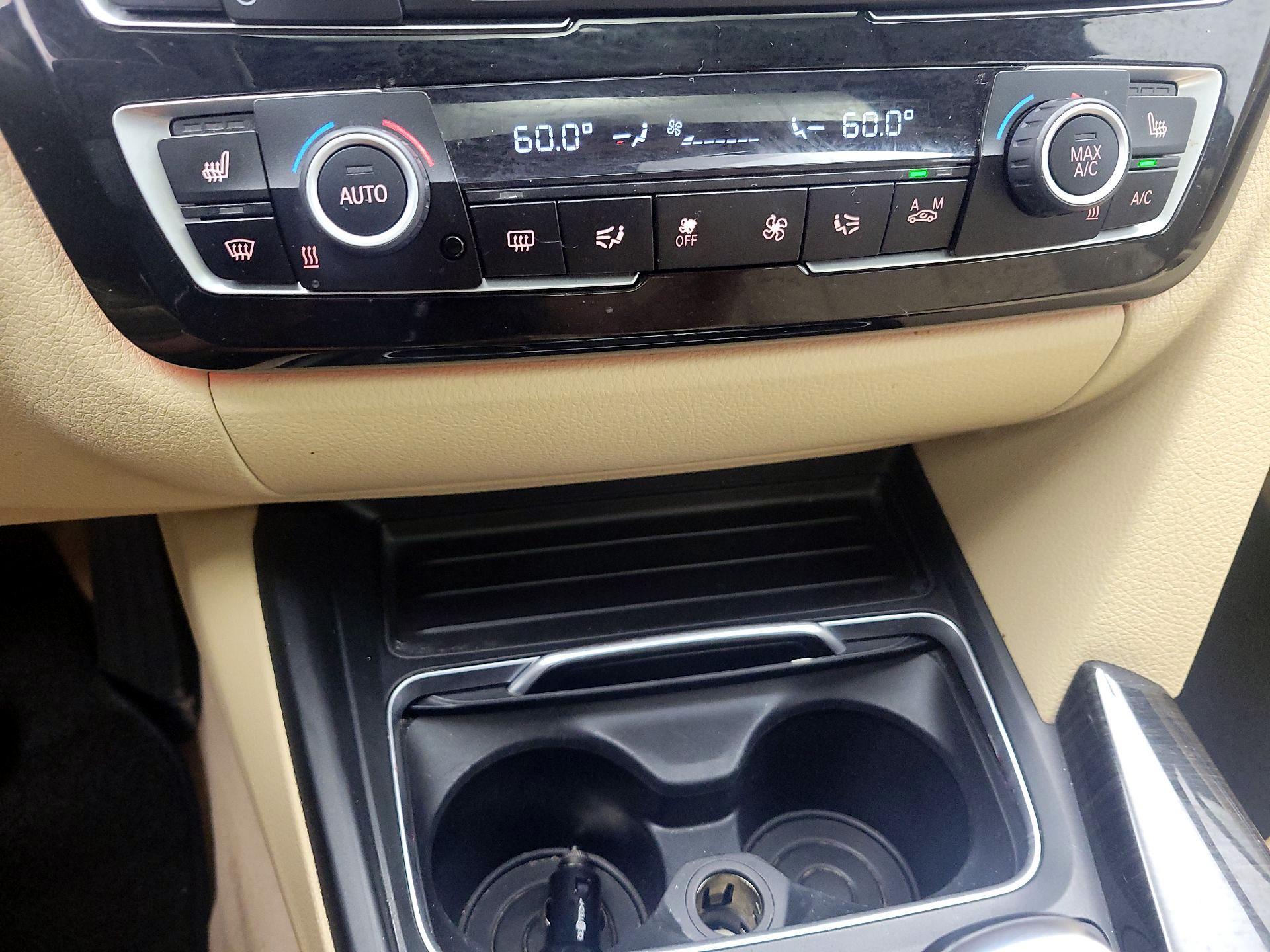 Thumbnail: 2016 BMW 3 Series - 15