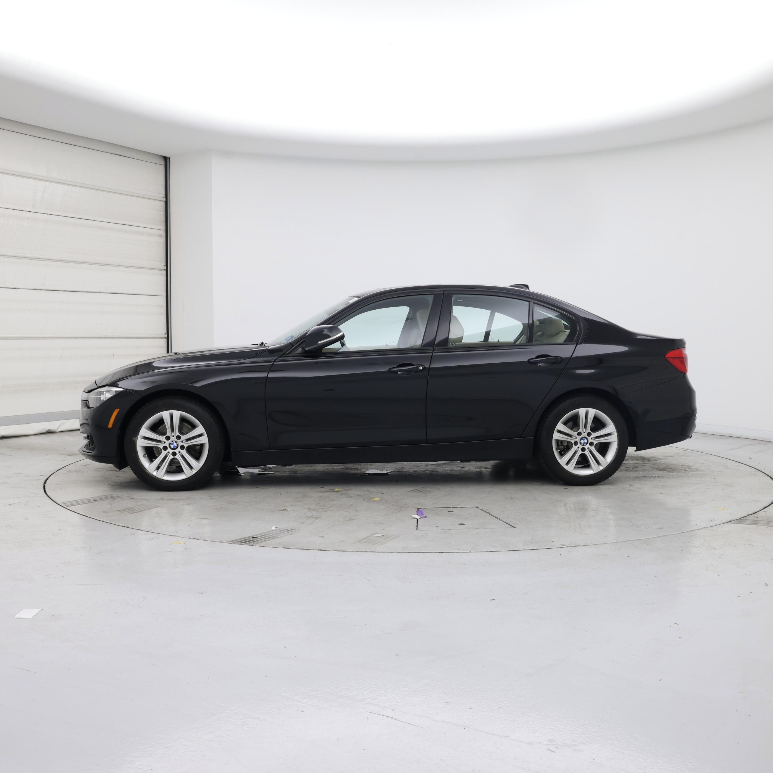 Thumbnail: 2016 BMW 3 Series - 3