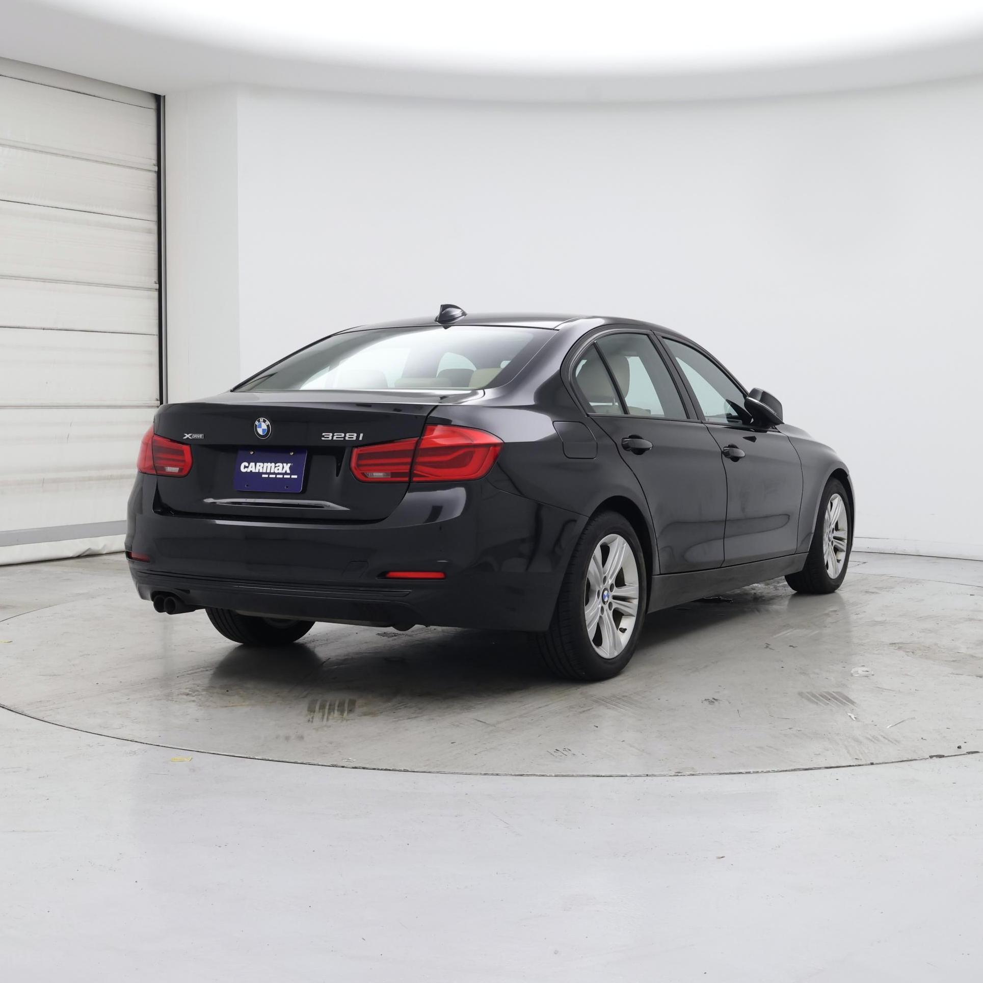 Thumbnail: 2016 BMW 3 Series - 8