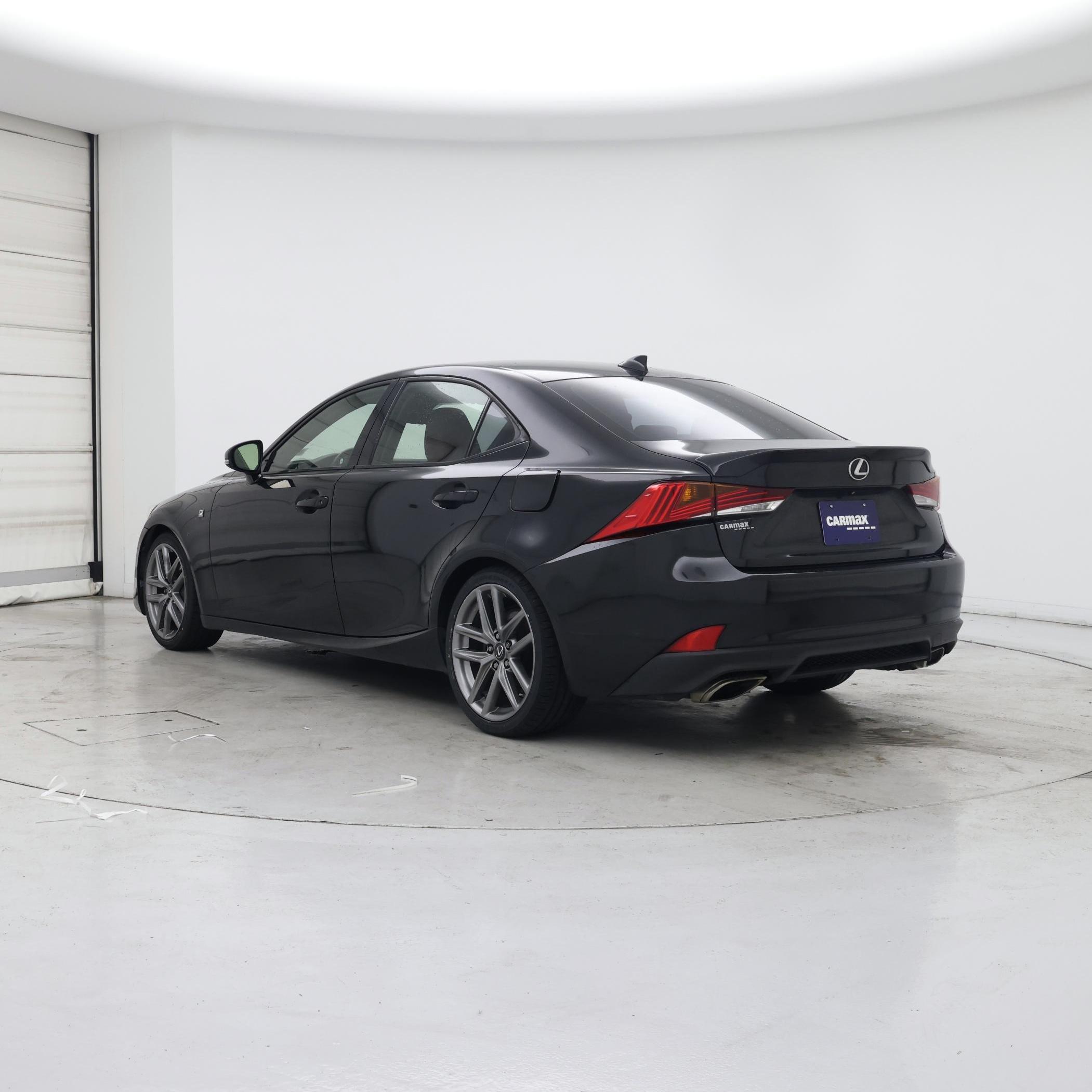 Thumbnail: 2017 Lexus IS - 2