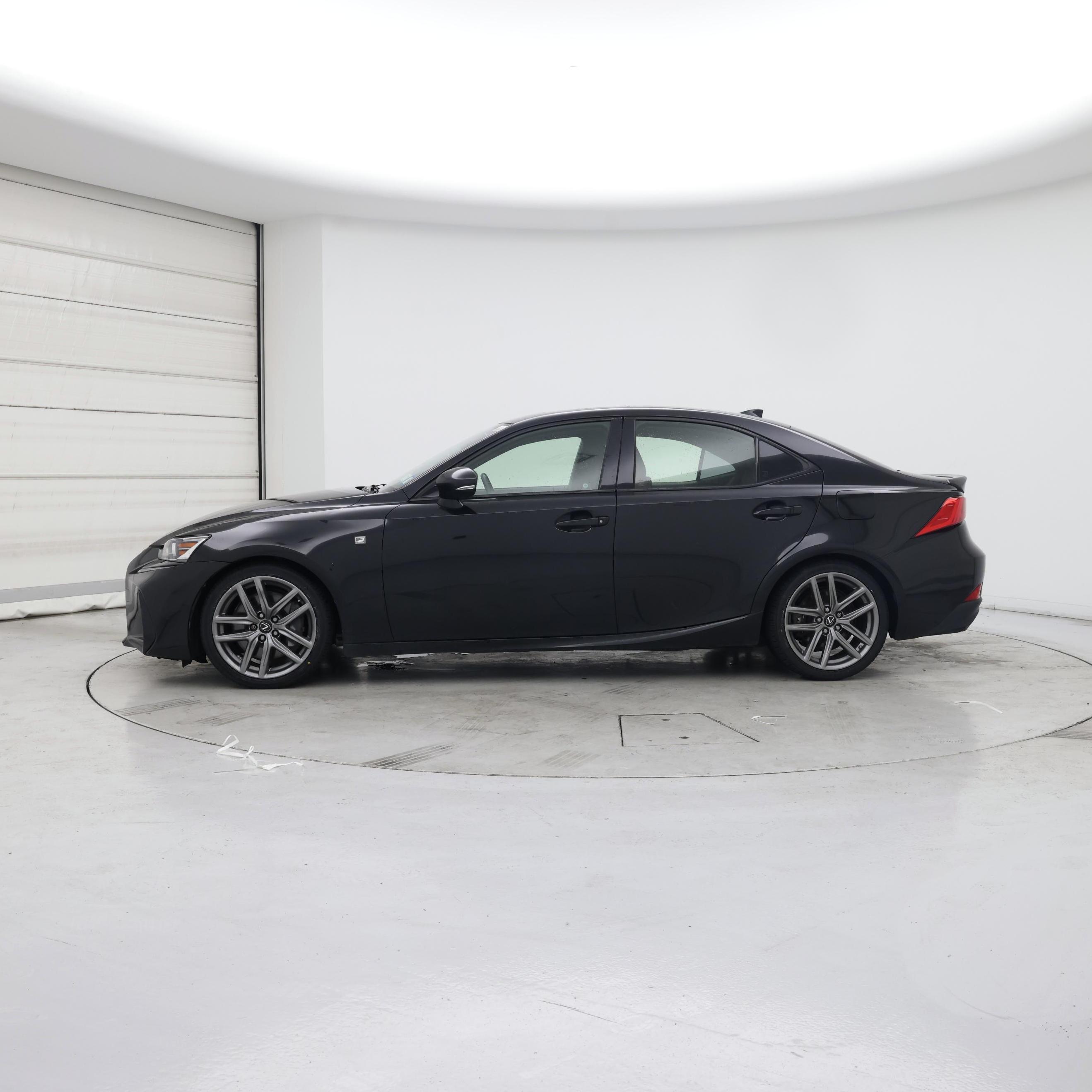 Thumbnail: 2017 Lexus IS - 3