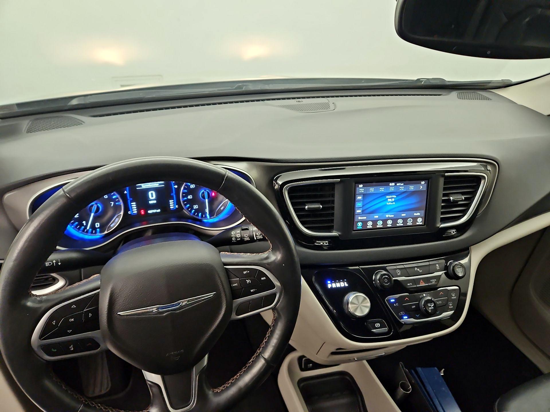 Thumbnail: 2020 Chrysler Pacifica - 9