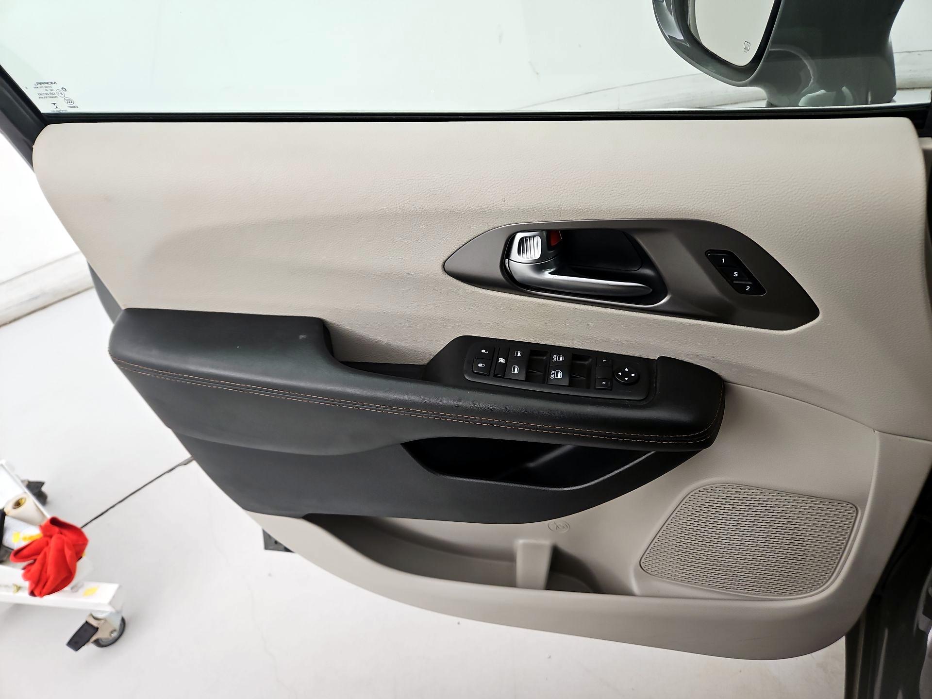 Thumbnail: 2020 Chrysler Pacifica - 12