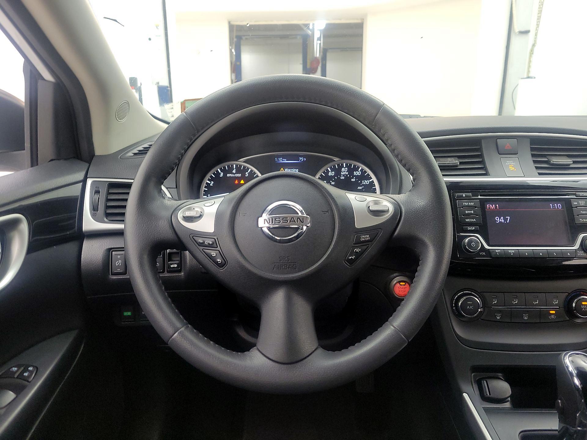 Thumbnail: 2016 Nissan Sentra - 10