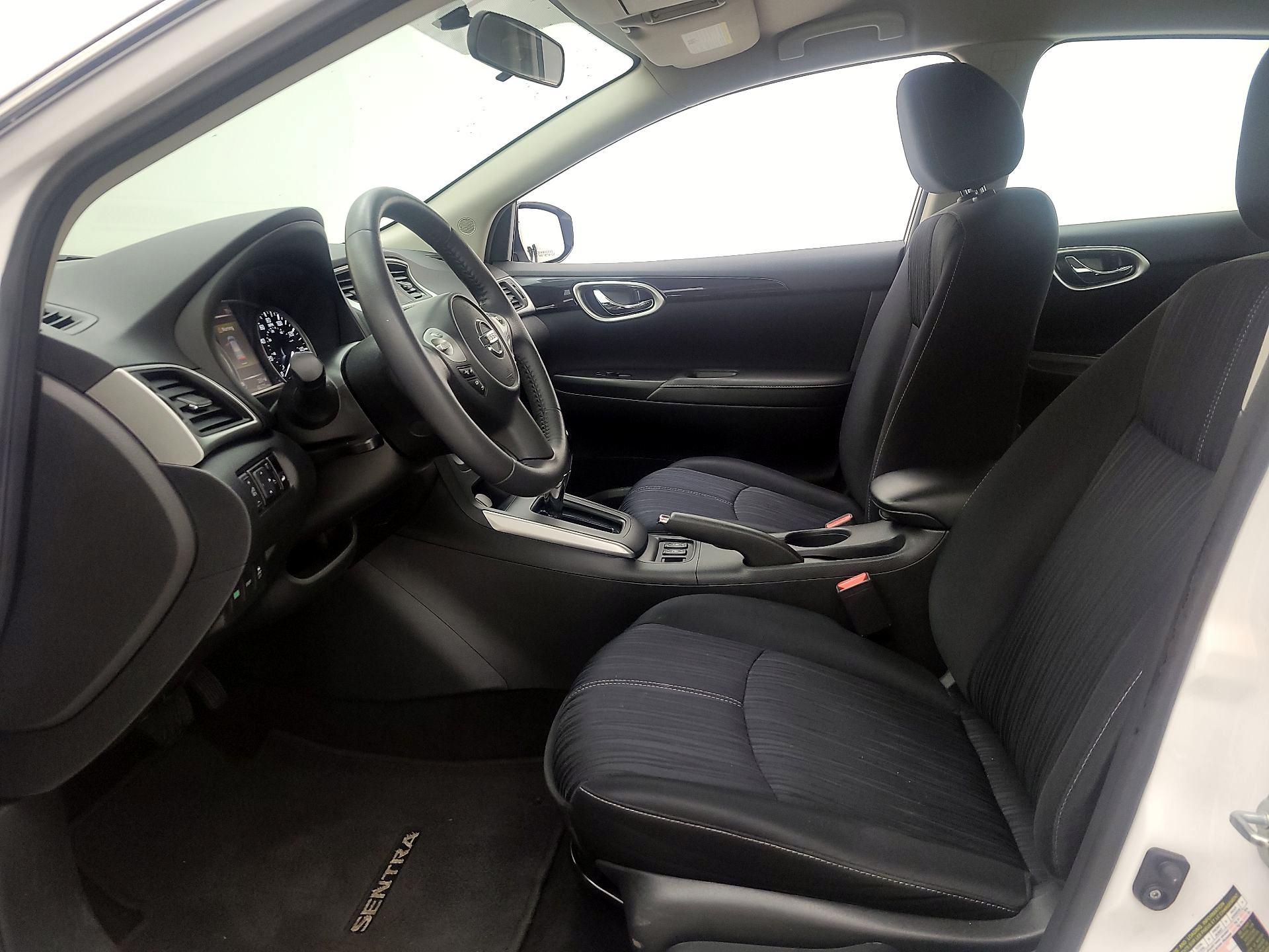 Thumbnail: 2016 Nissan Sentra - 11