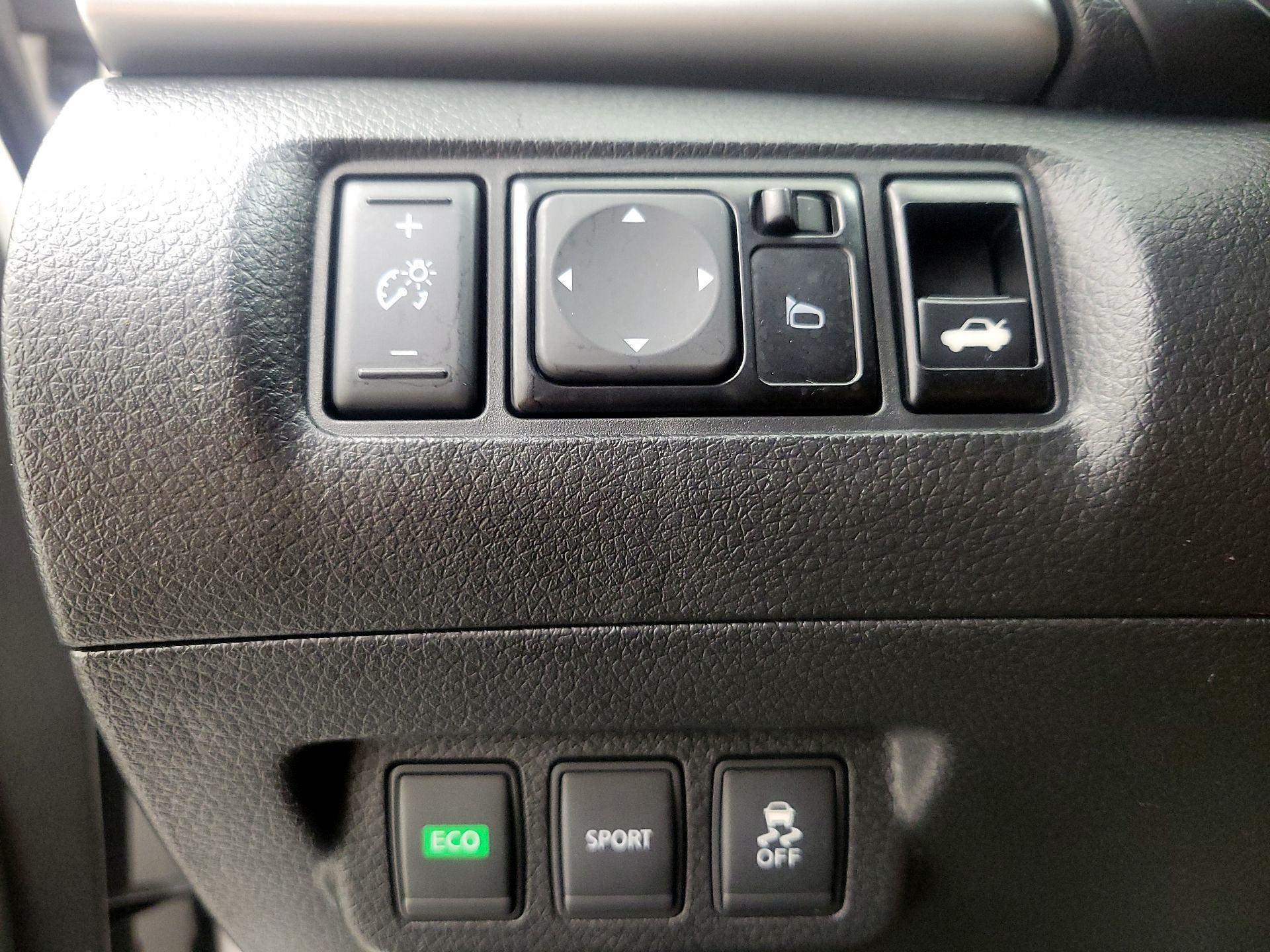 Thumbnail: 2016 Nissan Sentra - 13