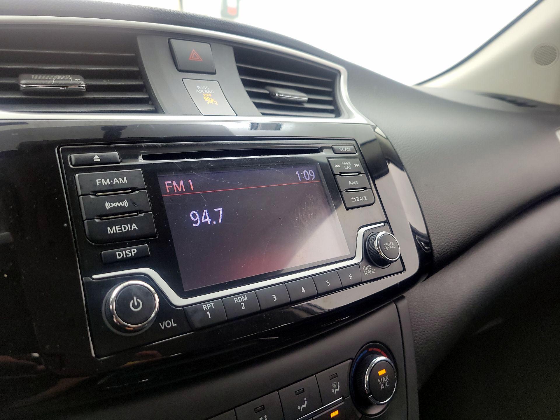 Thumbnail: 2016 Nissan Sentra - 15