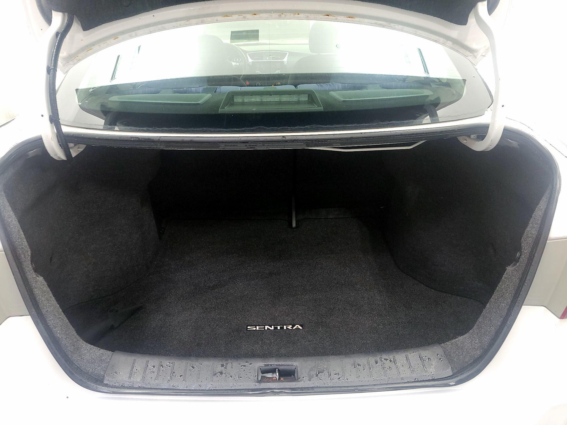 Thumbnail: 2016 Nissan Sentra - 19