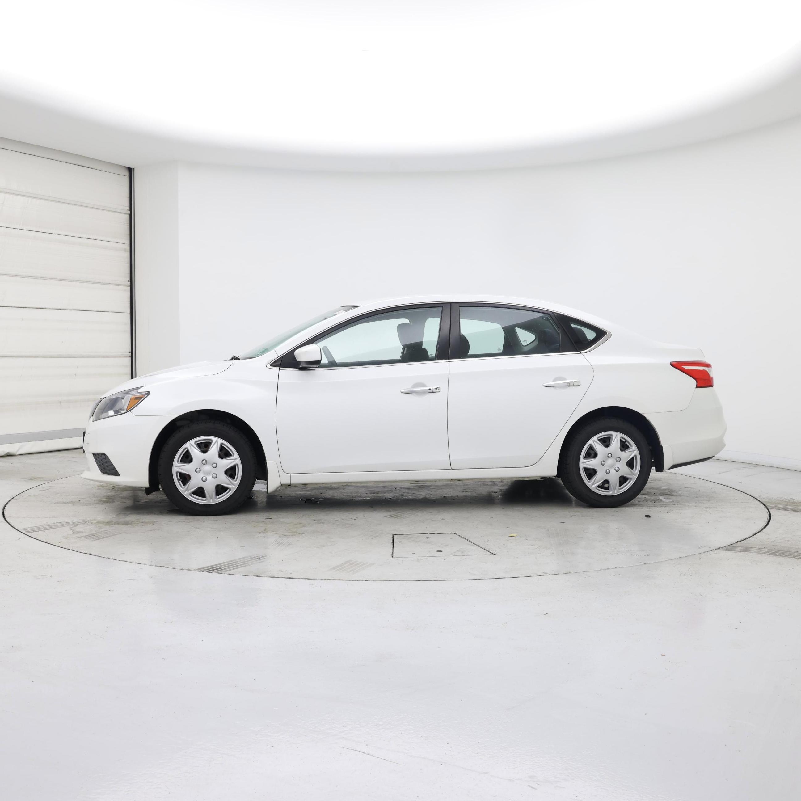 Thumbnail: 2016 Nissan Sentra - 3
