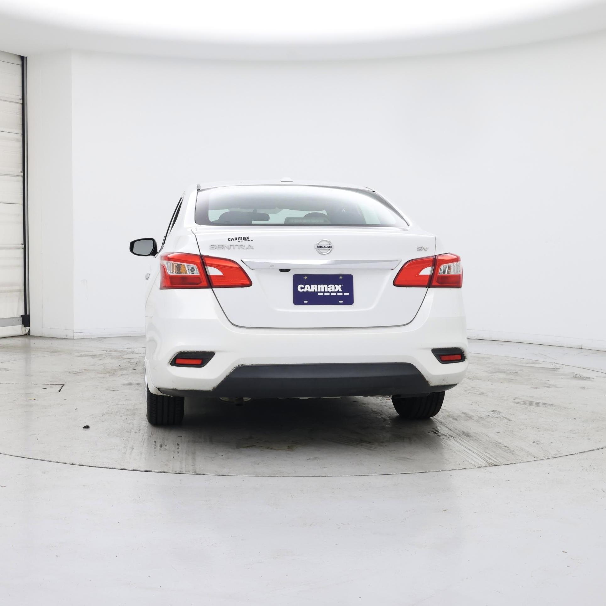 Thumbnail: 2016 Nissan Sentra - 6