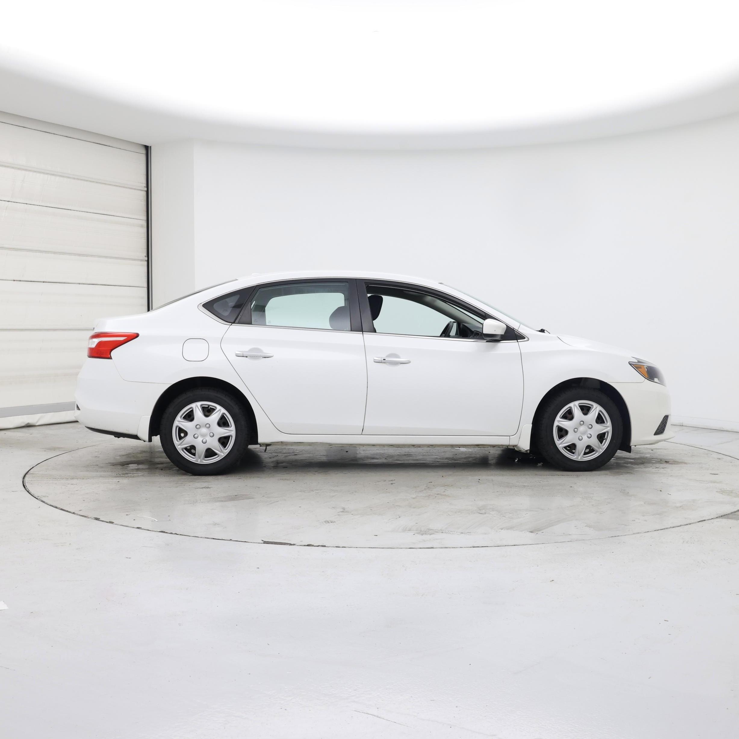 Thumbnail: 2016 Nissan Sentra - 7