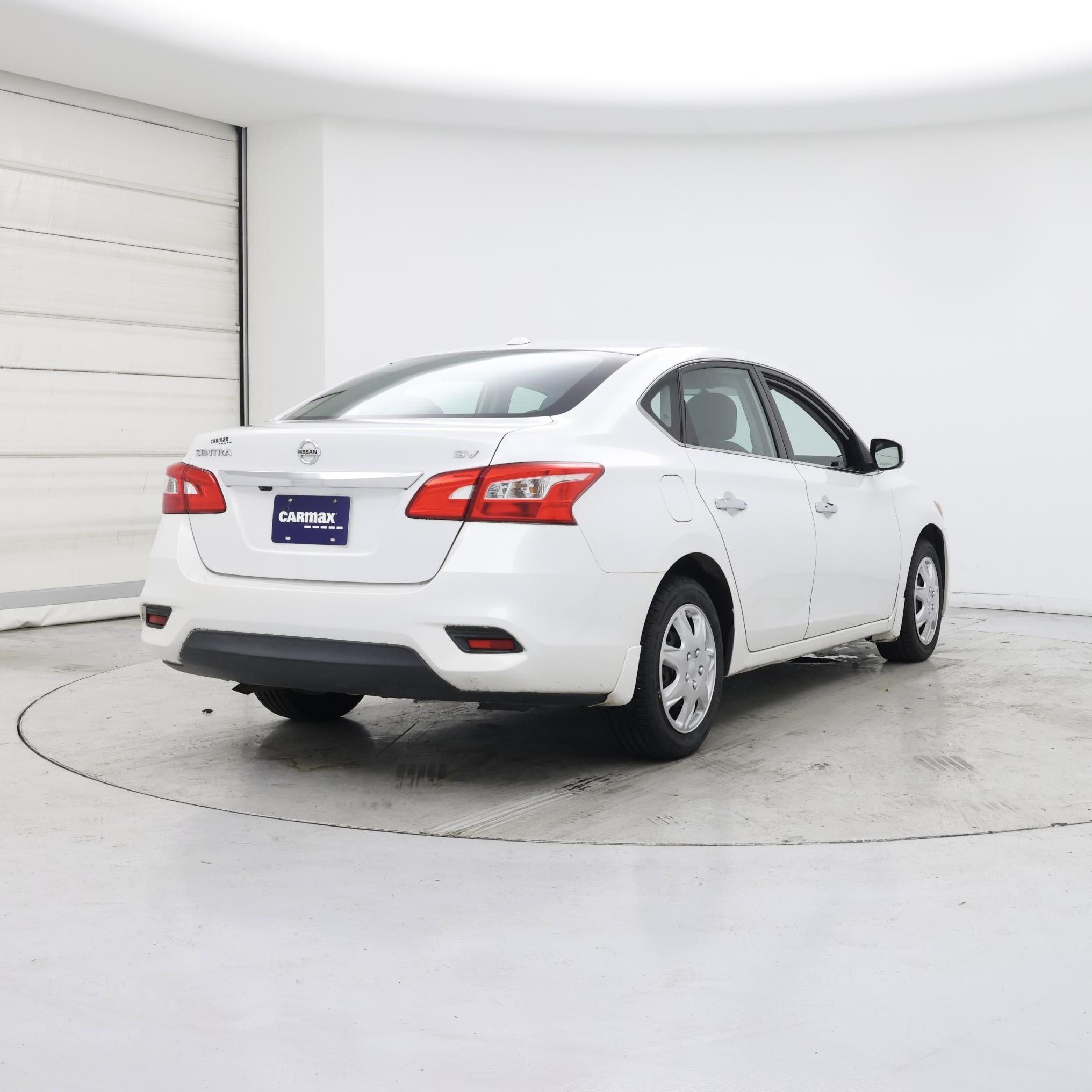 Thumbnail: 2016 Nissan Sentra - 8