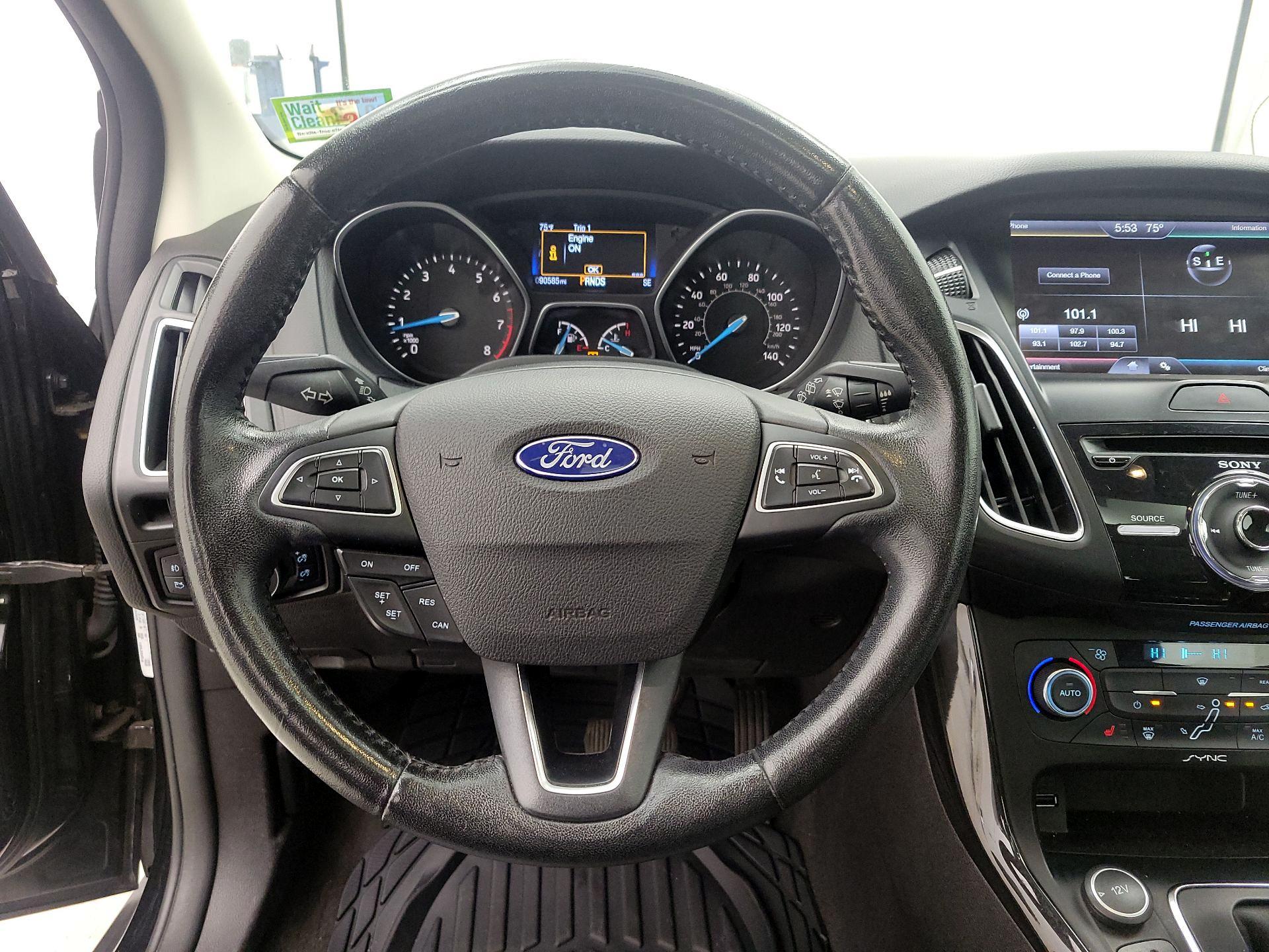 Thumbnail: 2015 Ford Focus - 10