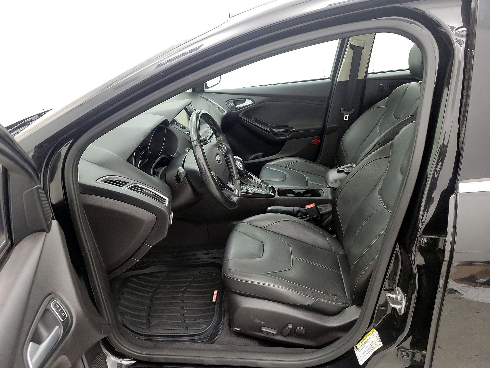 Thumbnail: 2015 Ford Focus - 11