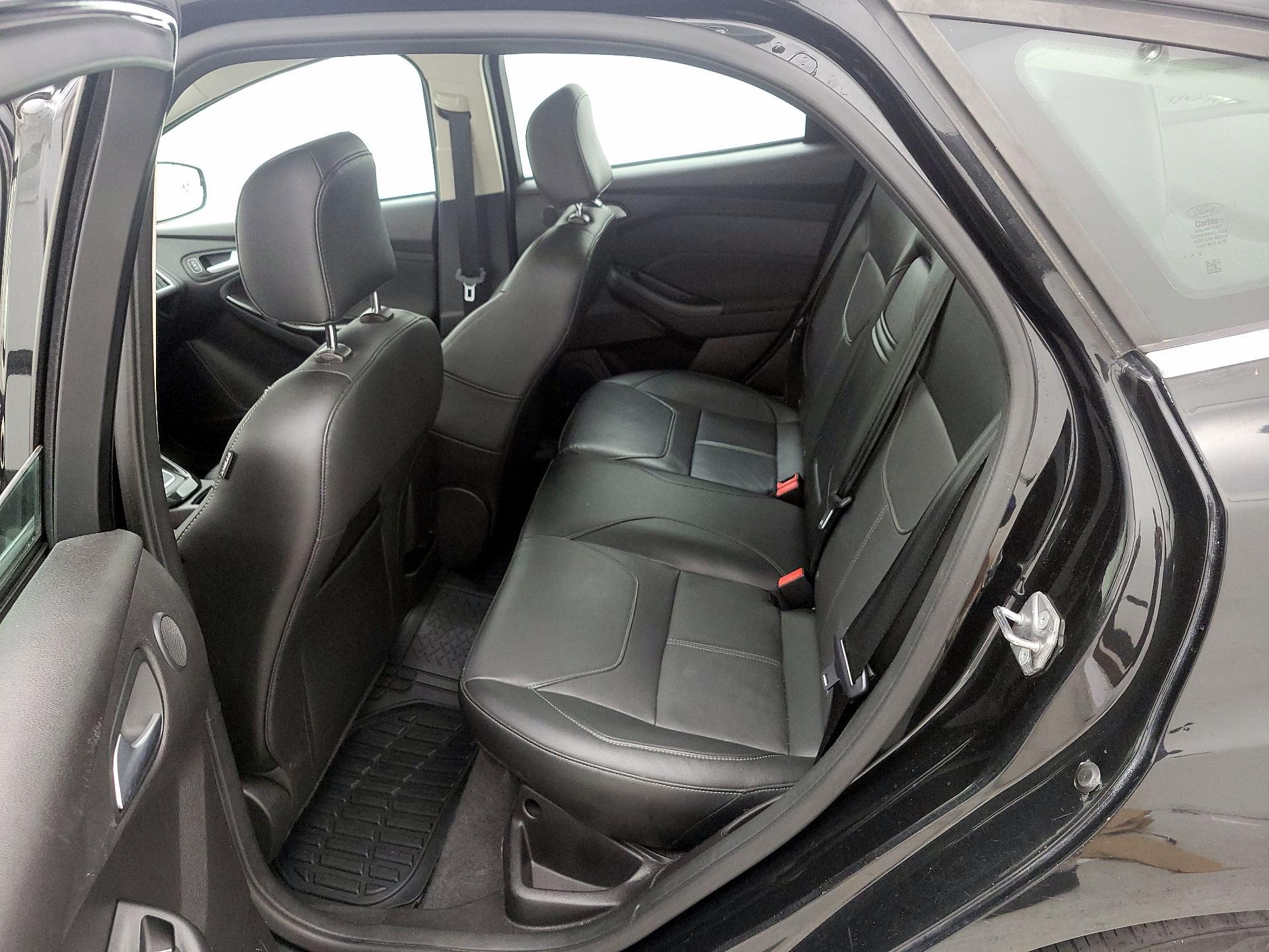 Thumbnail: 2015 Ford Focus - 20