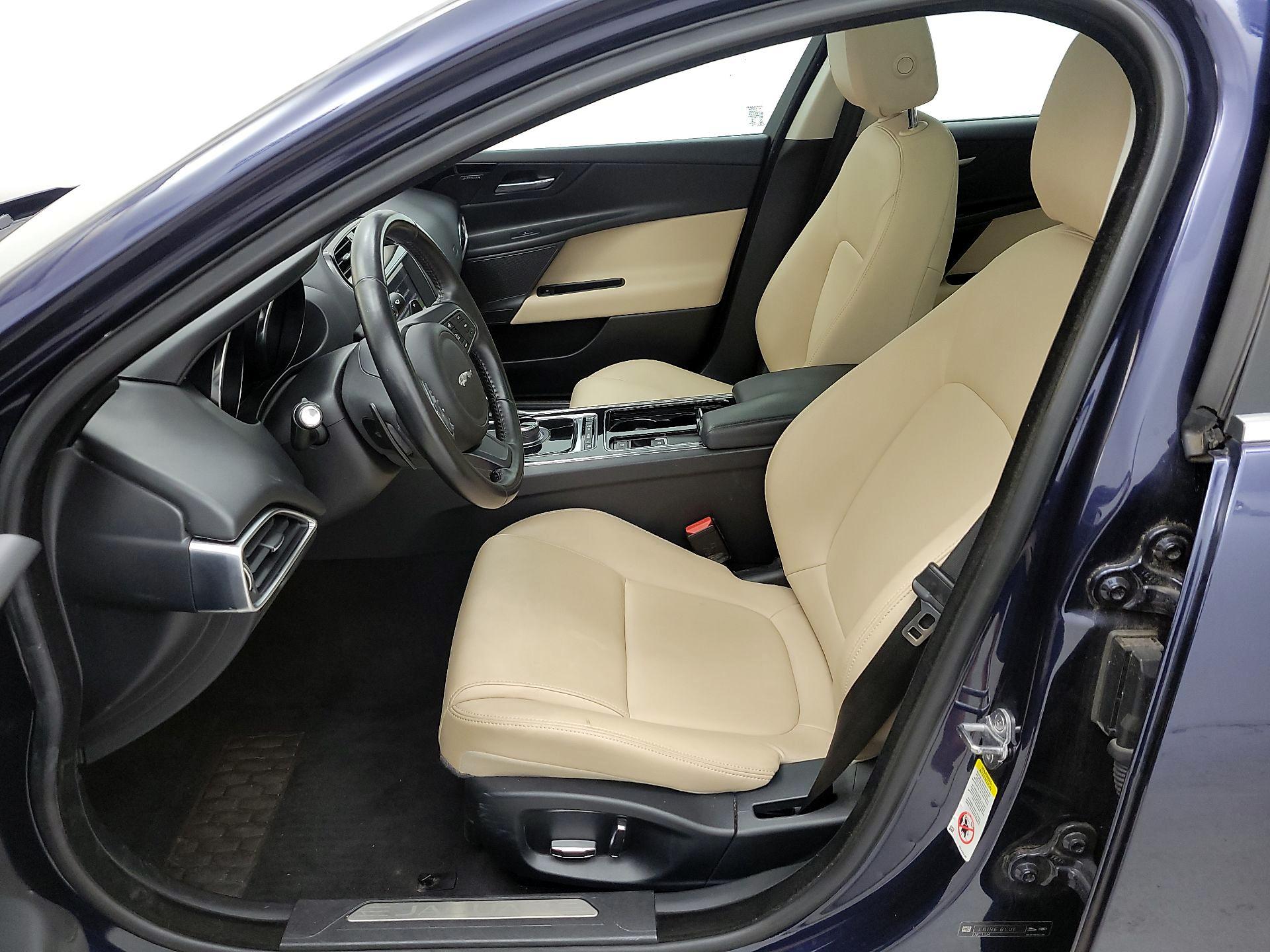 Thumbnail: 2019 Jaguar XE - 11
