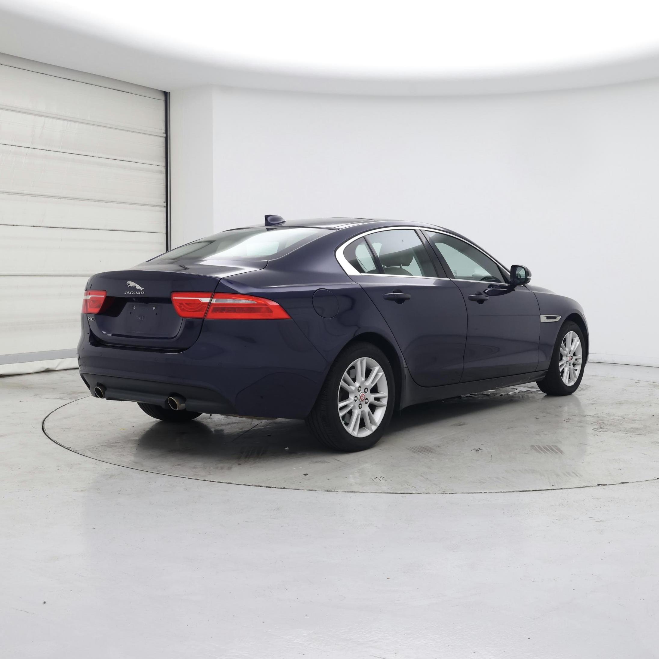Thumbnail: 2019 Jaguar XE - 8